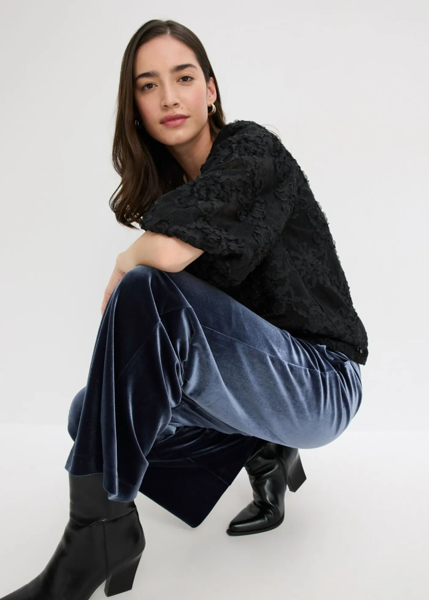 bonprix bonprix Camisas Y Blusas>Blusa sin cierre con estampado floral texturizado Negro