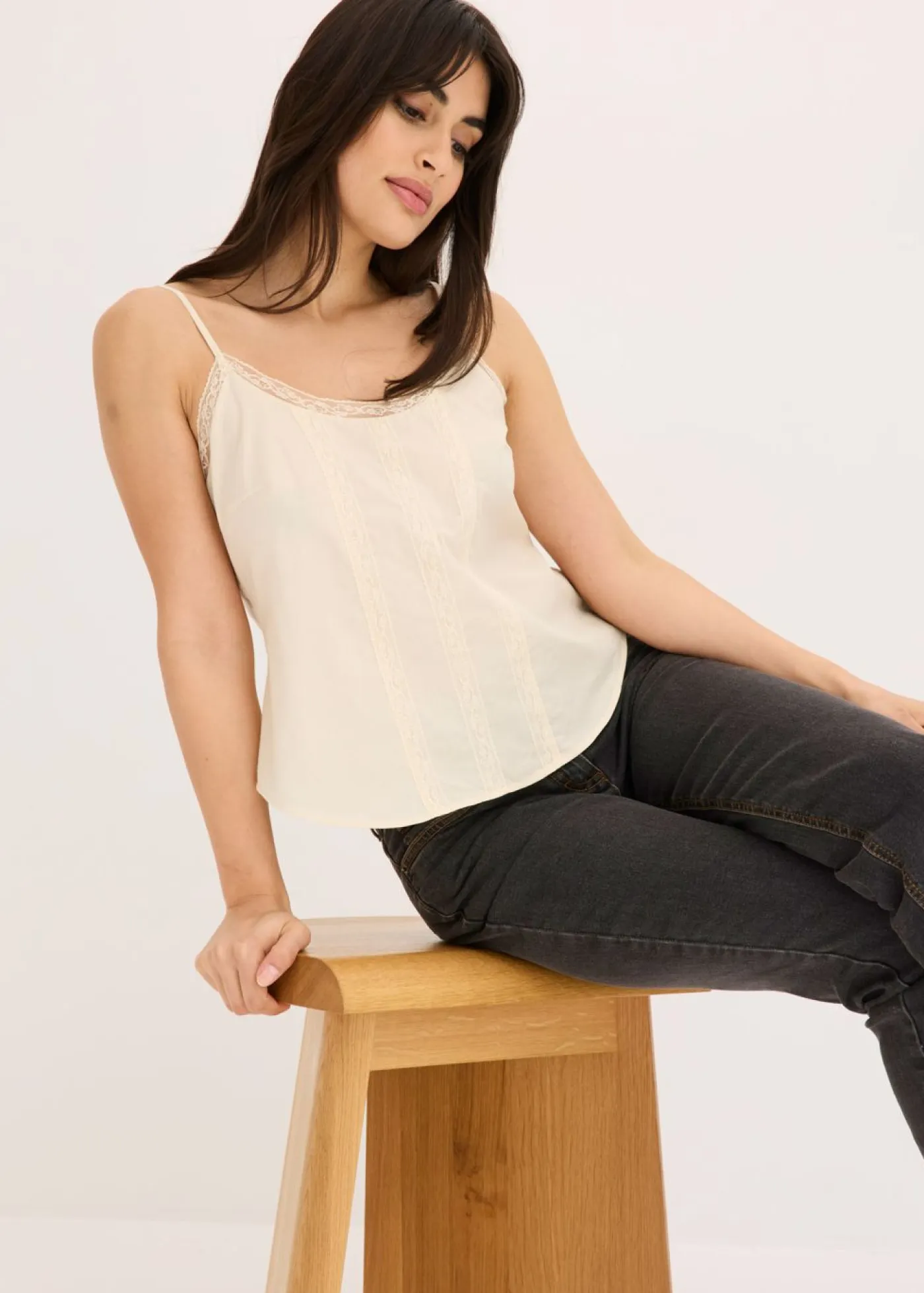 bonprix bonprix Camisas Y Blusas|Camisetas>Blusa sin mangas de algodón puro con bordado calado Crudo