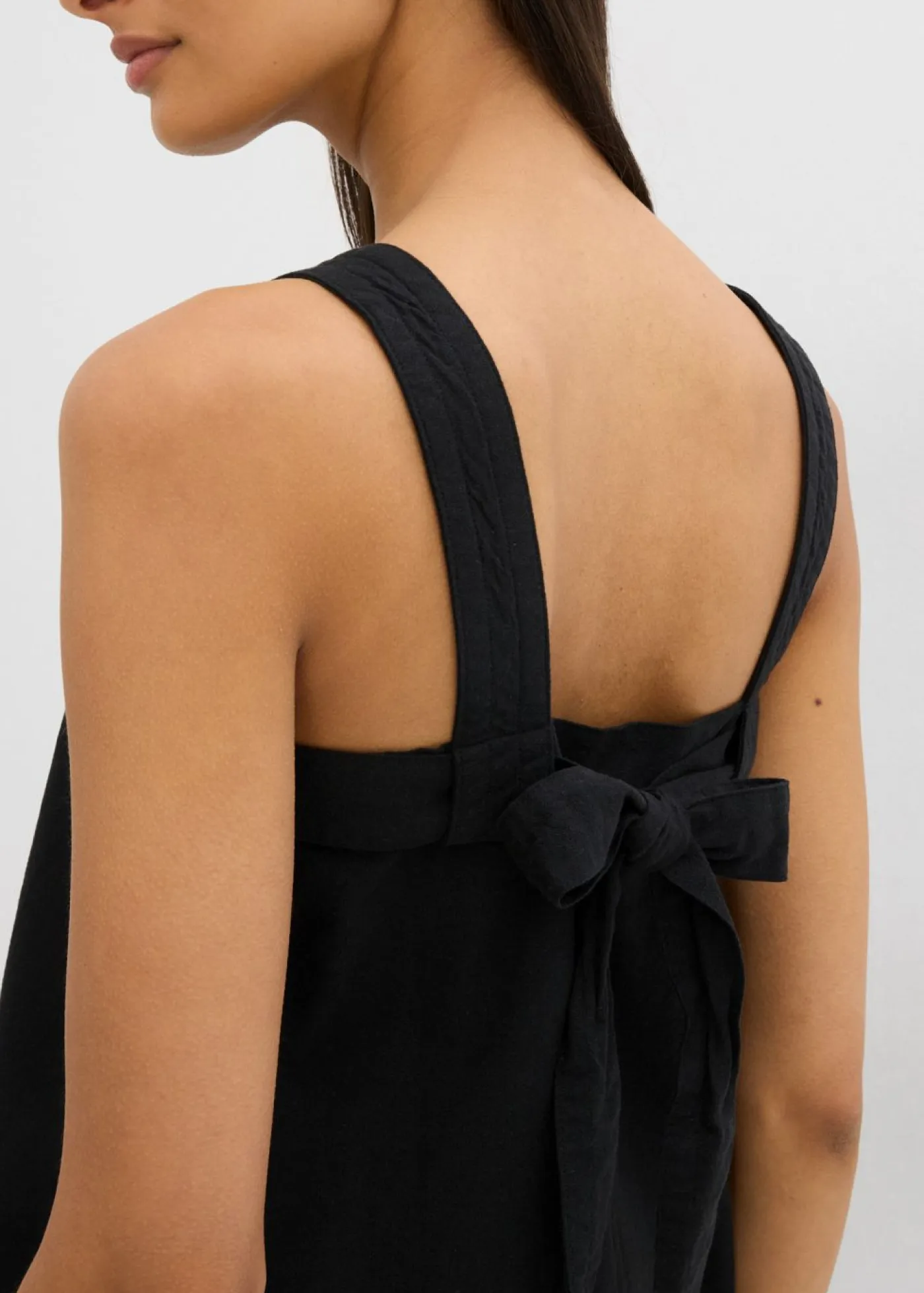 bonprix bonprix Esenciales|Camisas Y Blusas>Blusa sin mangas de mezcla de viscosa con detalle de lazo en la parte trasera Negro