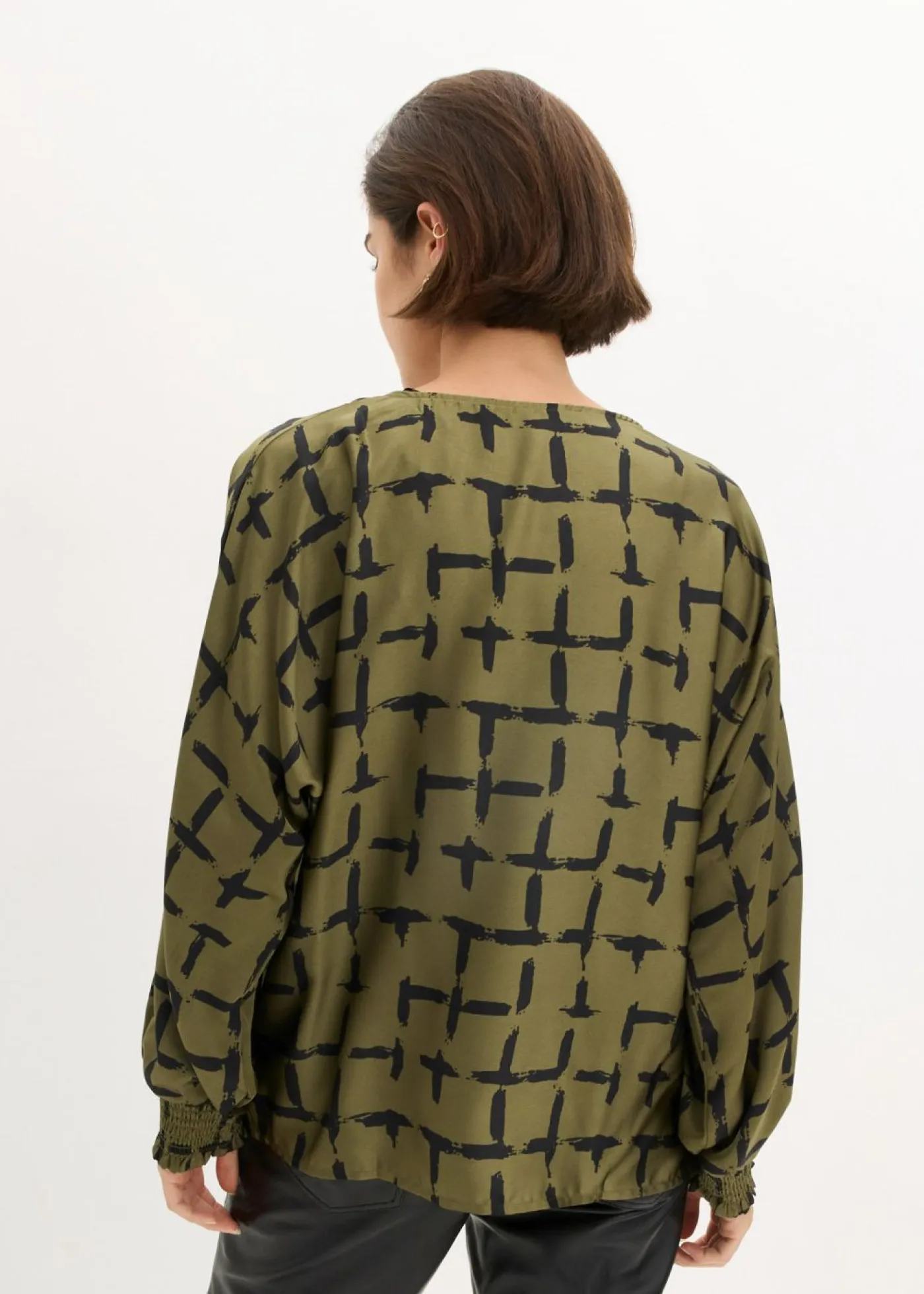 bonprix bonprix Camisas Y Blusas>Blusa tipo túnica con mangas de murciélago Verde oliva oscuro-negro