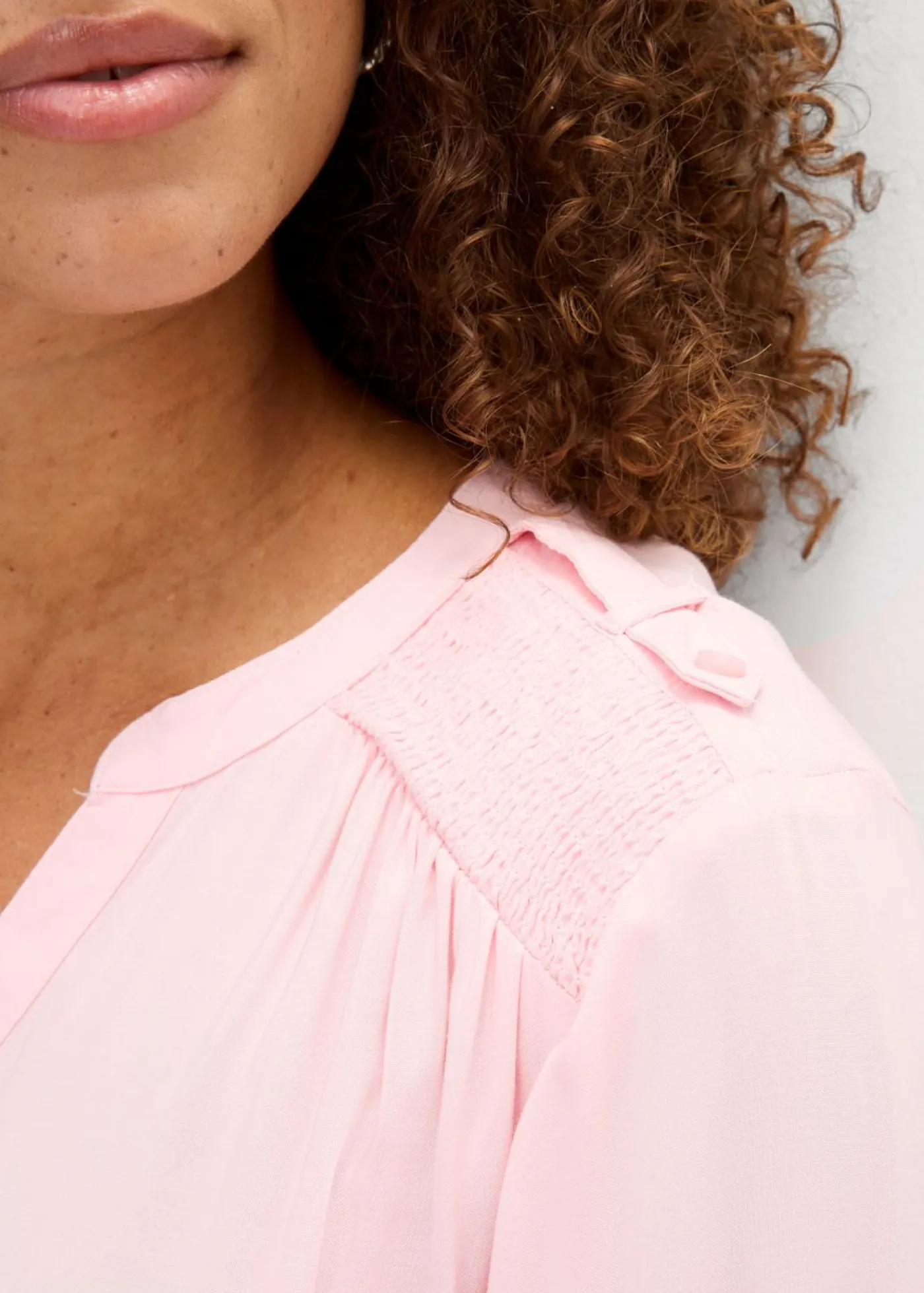 bonprix bonprix Camisas Y Blusas>Blusa tipo túnica de viscosa suave Rosa empolvado