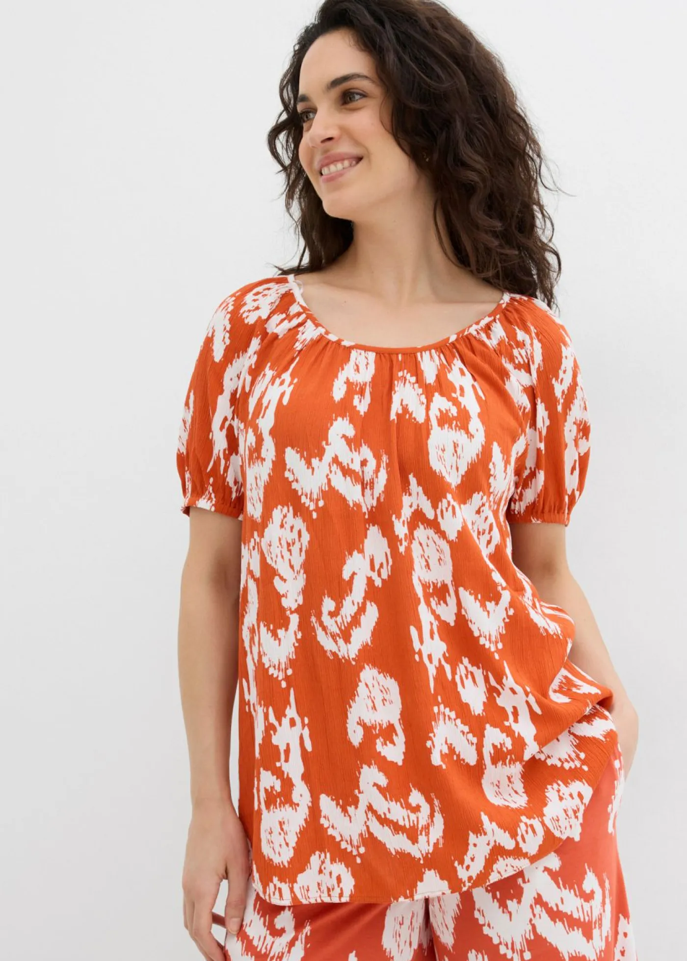 bonprix bonprix Conjuntos De Ropa|Camisas Y Blusas>Blusa tipo túnica de viscosa arrugada cayena-blanco lana