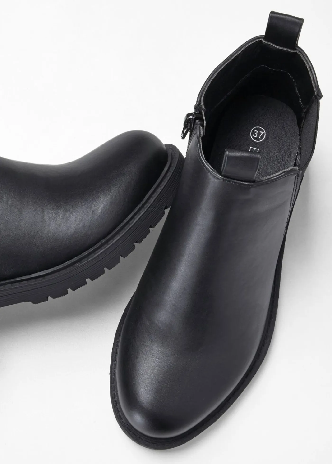 bonprix bonprix Tendencias·Zapatos Veganos|Botines De Nieve·Botines Chelsea>Botas Chelsea en suela perfilada Negro