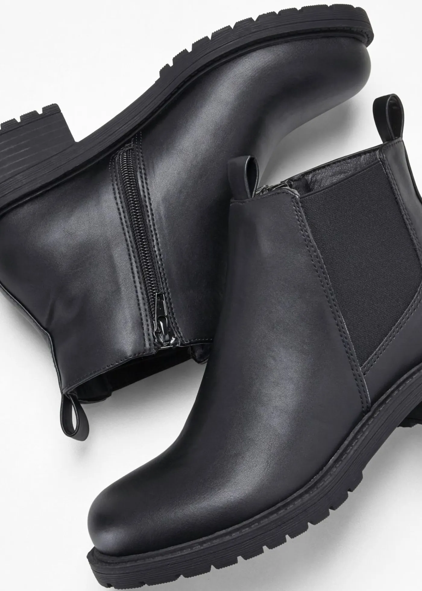 bonprix bonprix Tendencias·Zapatos Veganos|Botines De Nieve·Botines Chelsea>Botas Chelsea en suela perfilada Negro