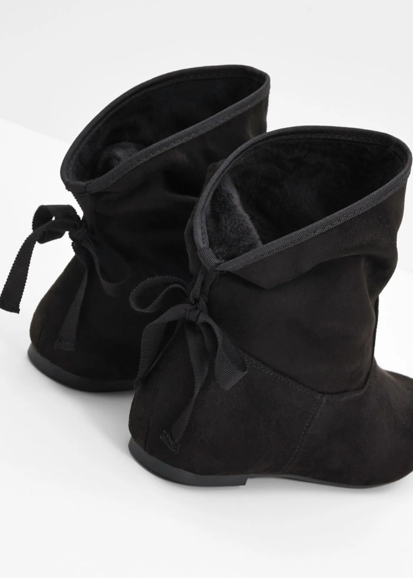bonprix bonprix Tendencias·Zapatos Veganos|Botines De Nieve·Botines Clásicos>Botas con lazo Negro