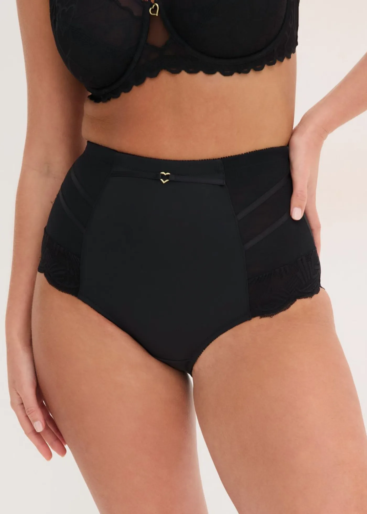 bonprix bonprix Ropa Interior Moldeadora|Bragas>Braguita con encaje y efecto moldeador medio Negro