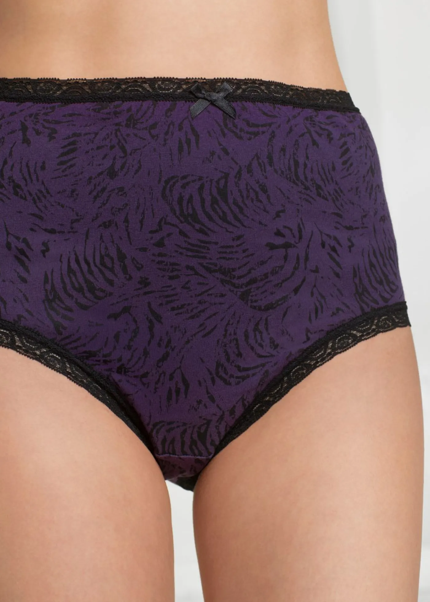 bonprix bonprix Ropa Interior De Algodón|Bragas>Braguita de talle alto (5 unidades) Negro-lila oscuro estampado