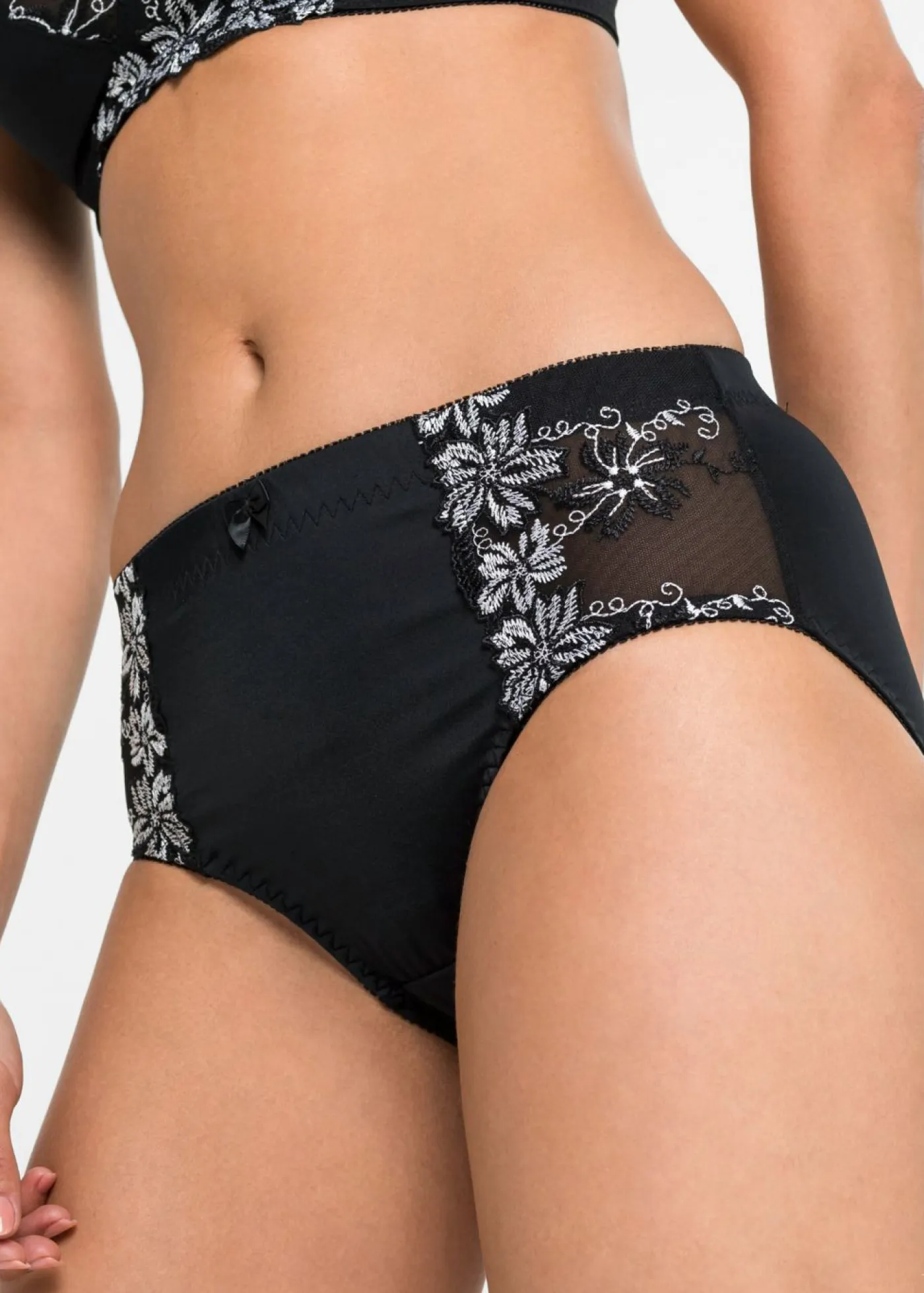 Mujer bonprix bonprix Braguita moldeadora con bordado (2 piezas)