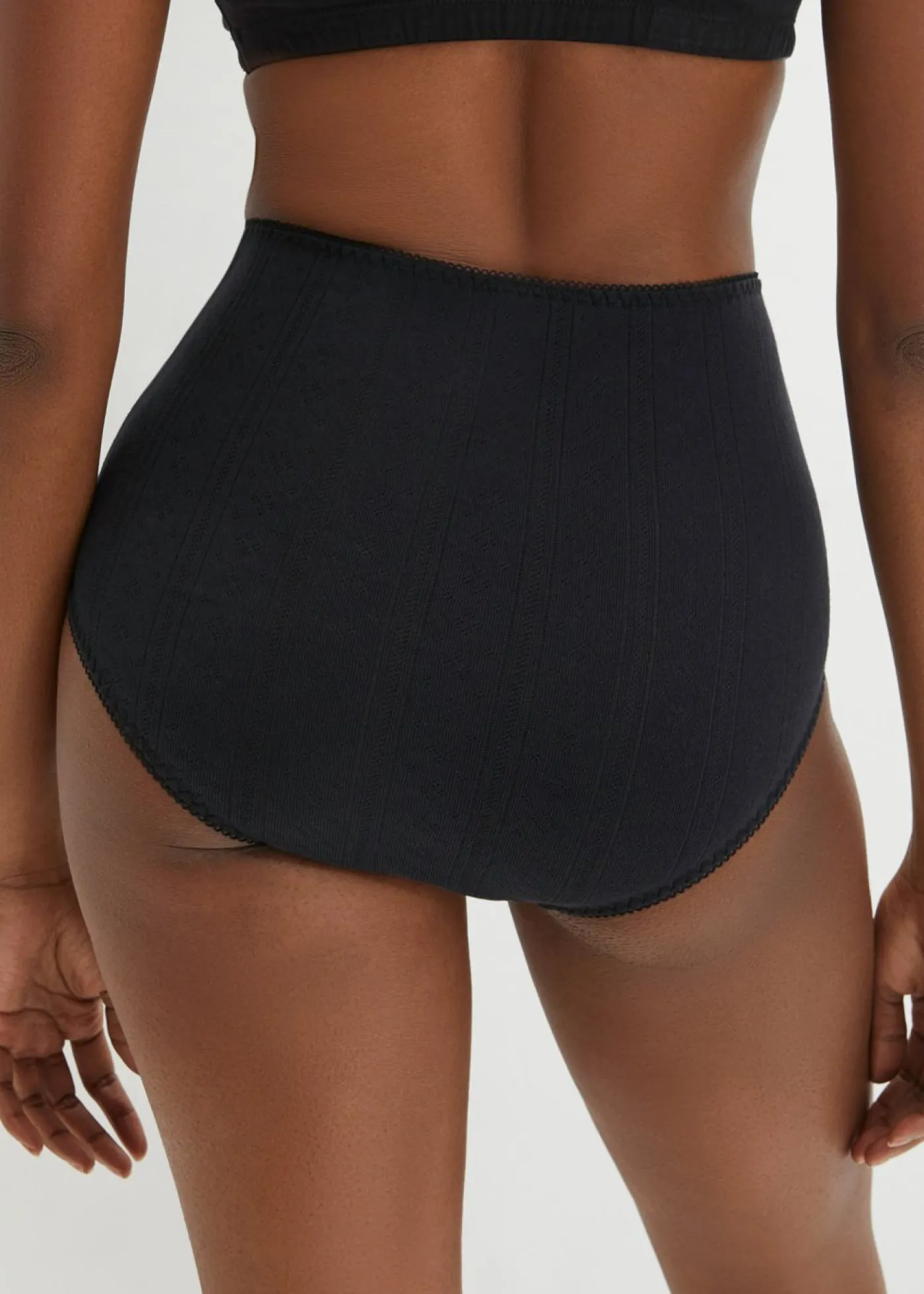 bonprix bonprix Ropa Interior De Algodón|Básicos>Braguitas de talle alto con algodón ligero (4 unidades) Negro