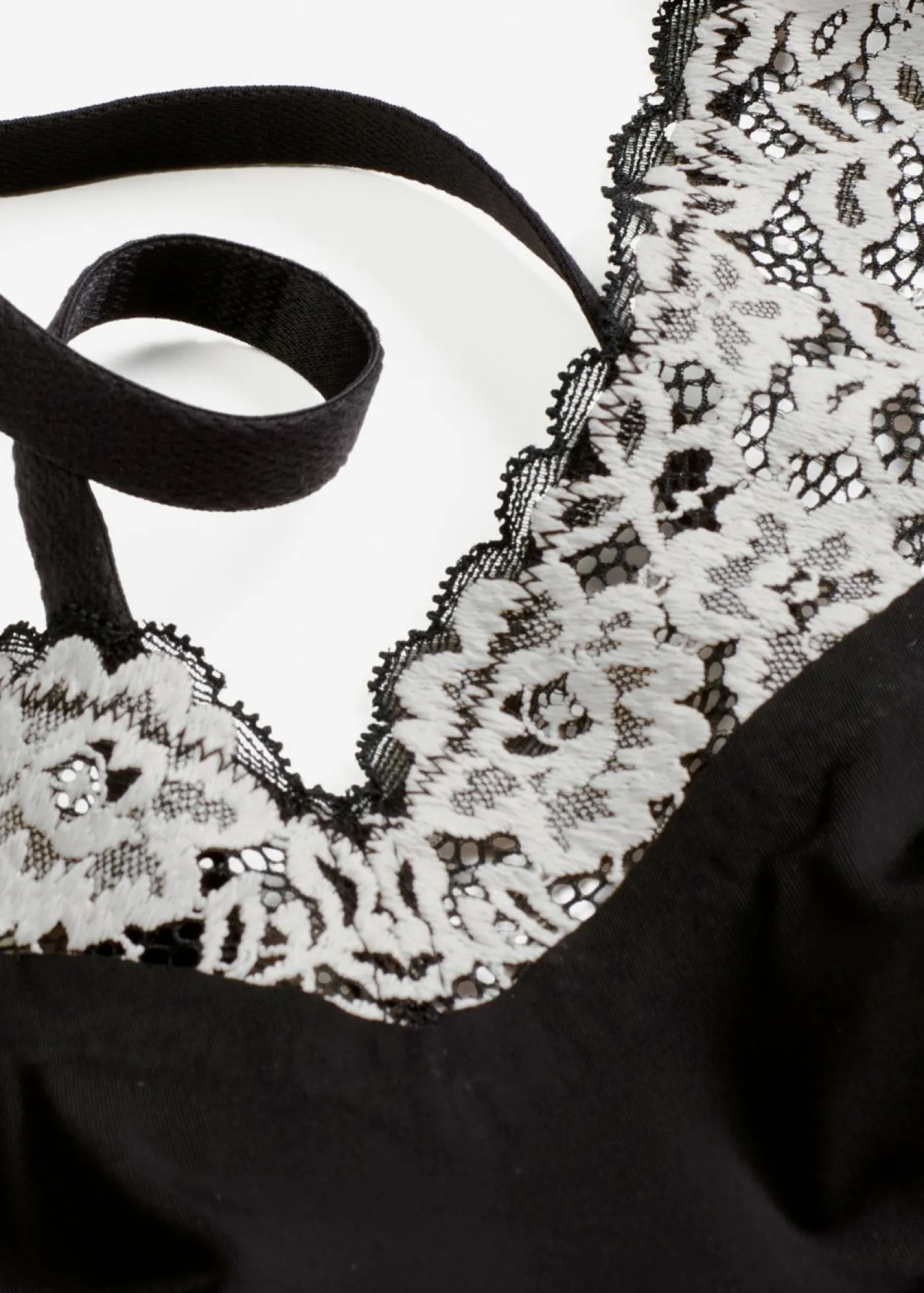 bonprix bonprix Sin Costuras|Sujetadores>Bralette Feel Comfort con corte láser Negro-blanco lana