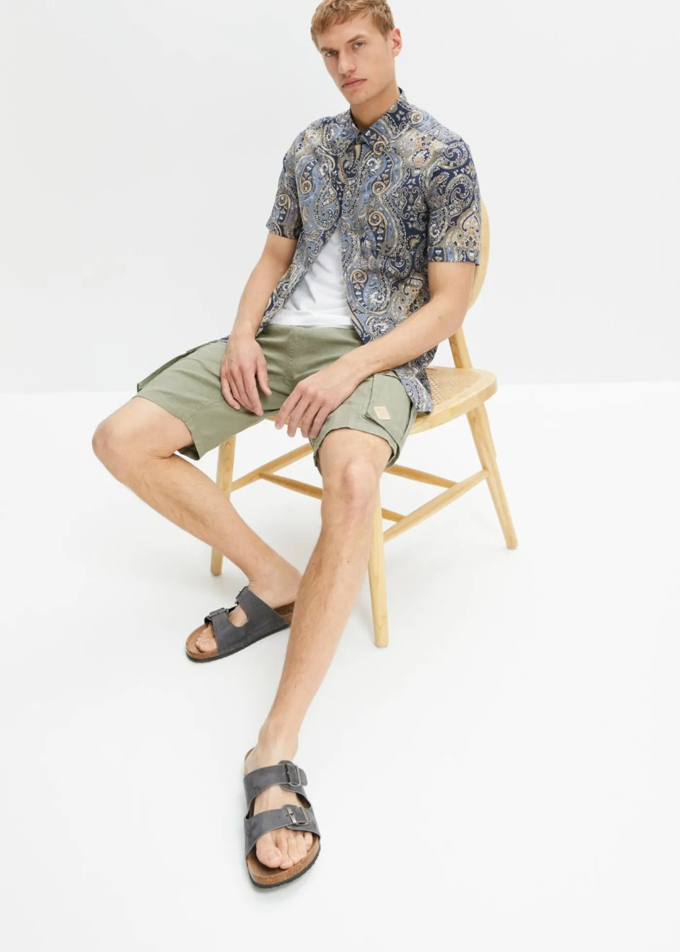 bonprix bonprix Camisas>Camisa de manga corta Azul marino con patrón paisley