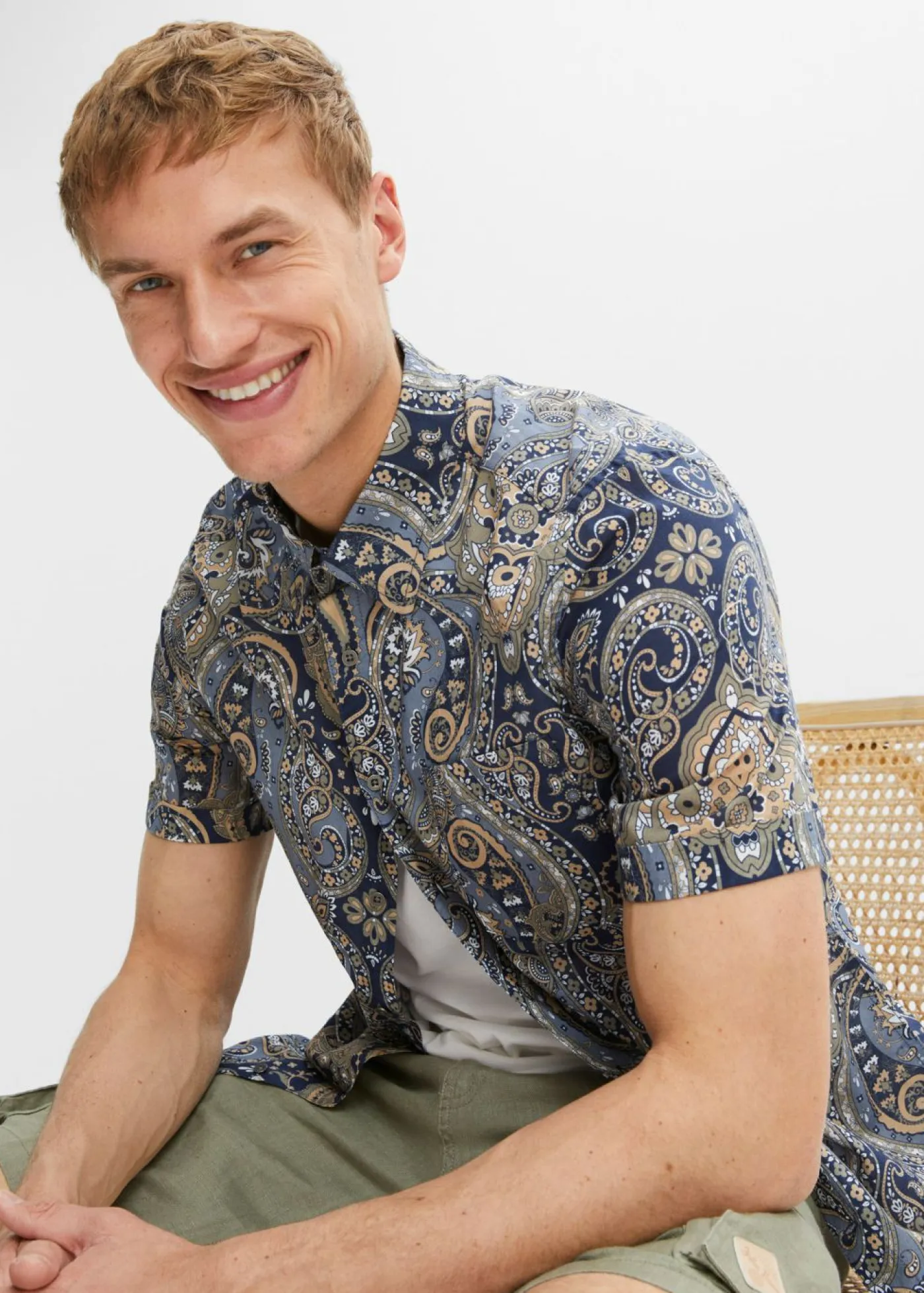 bonprix bonprix Camisas>Camisa de manga corta Azul marino con patrón paisley