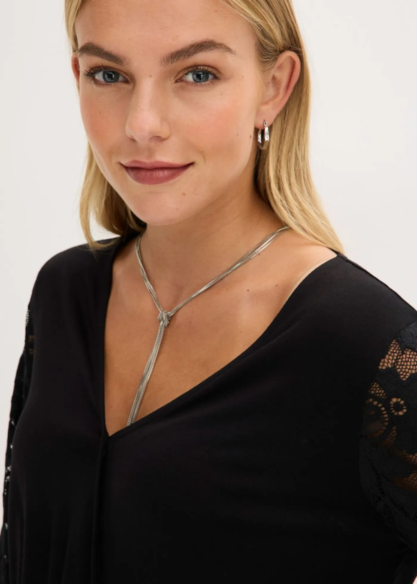 bonprix bonprix Camisetas>Camisa de manga larga con encaje Negro