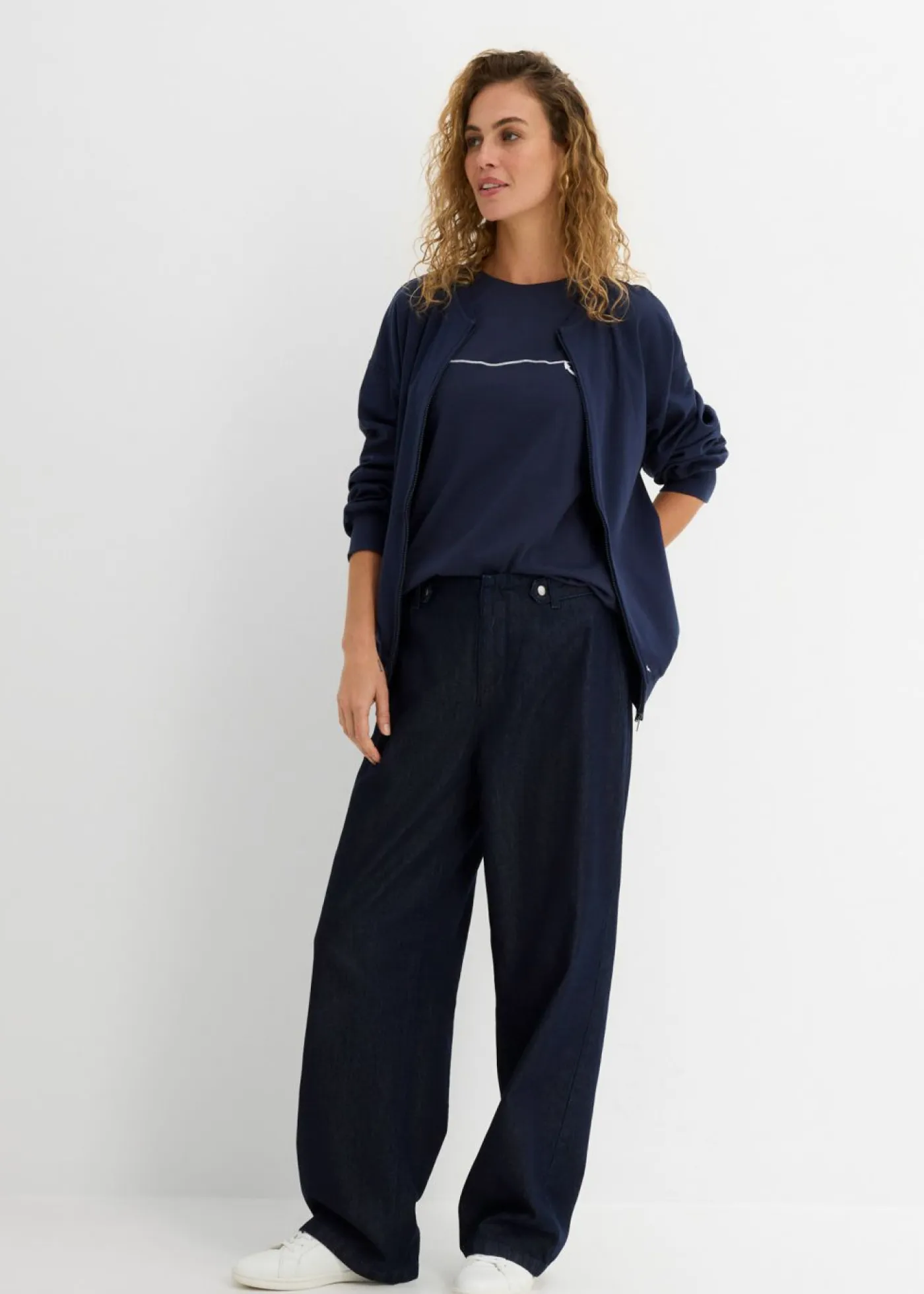 bonprix bonprix Camisetas>Camiseta bordada Azul marino