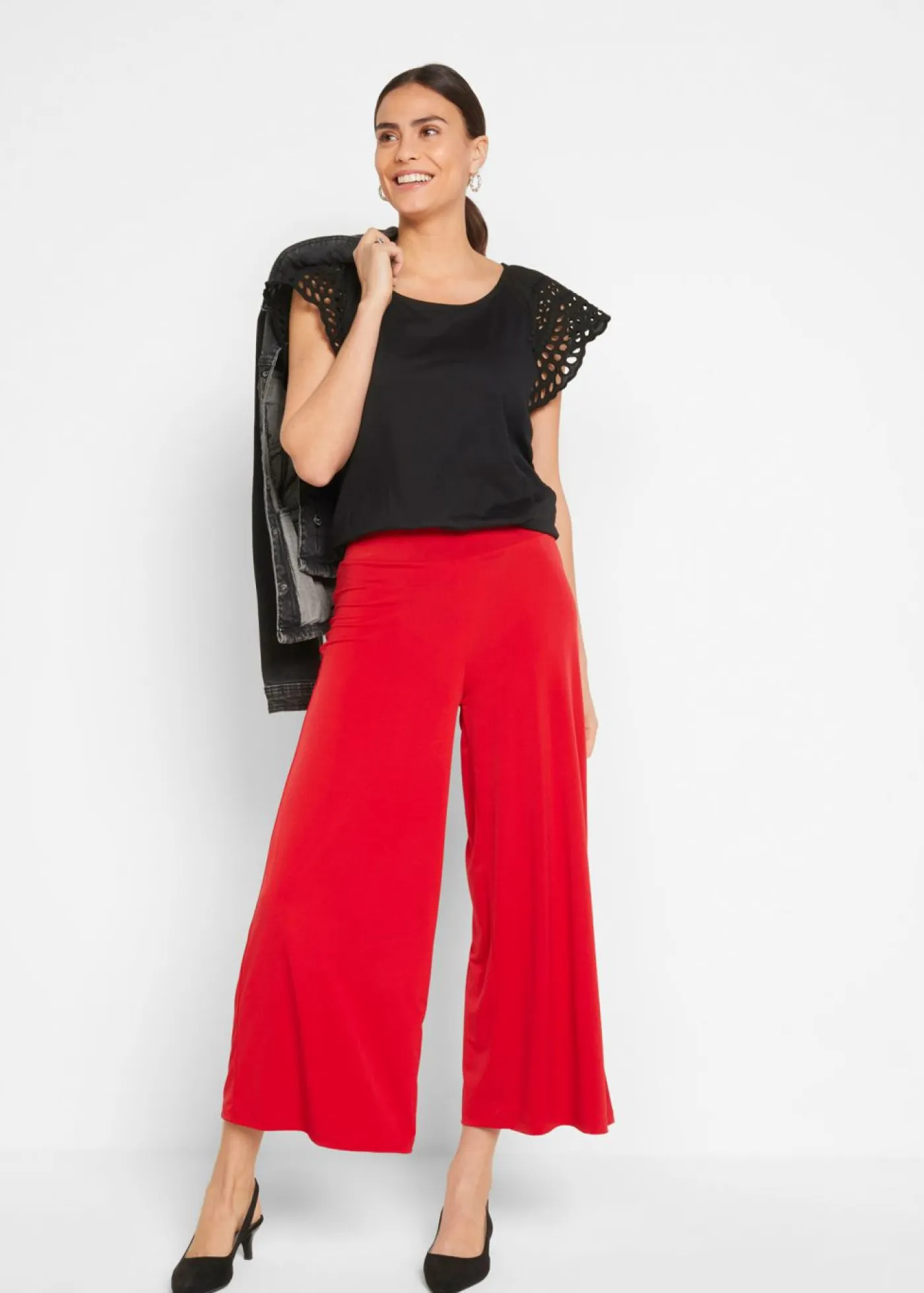 bonprix bonprix Camisetas>Camiseta con bordado calado Negro