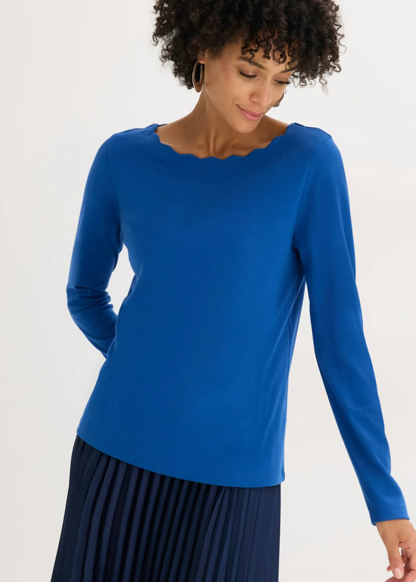 Mujer bonprix bonprix Camiseta con borde ondulado en Punto di Roma