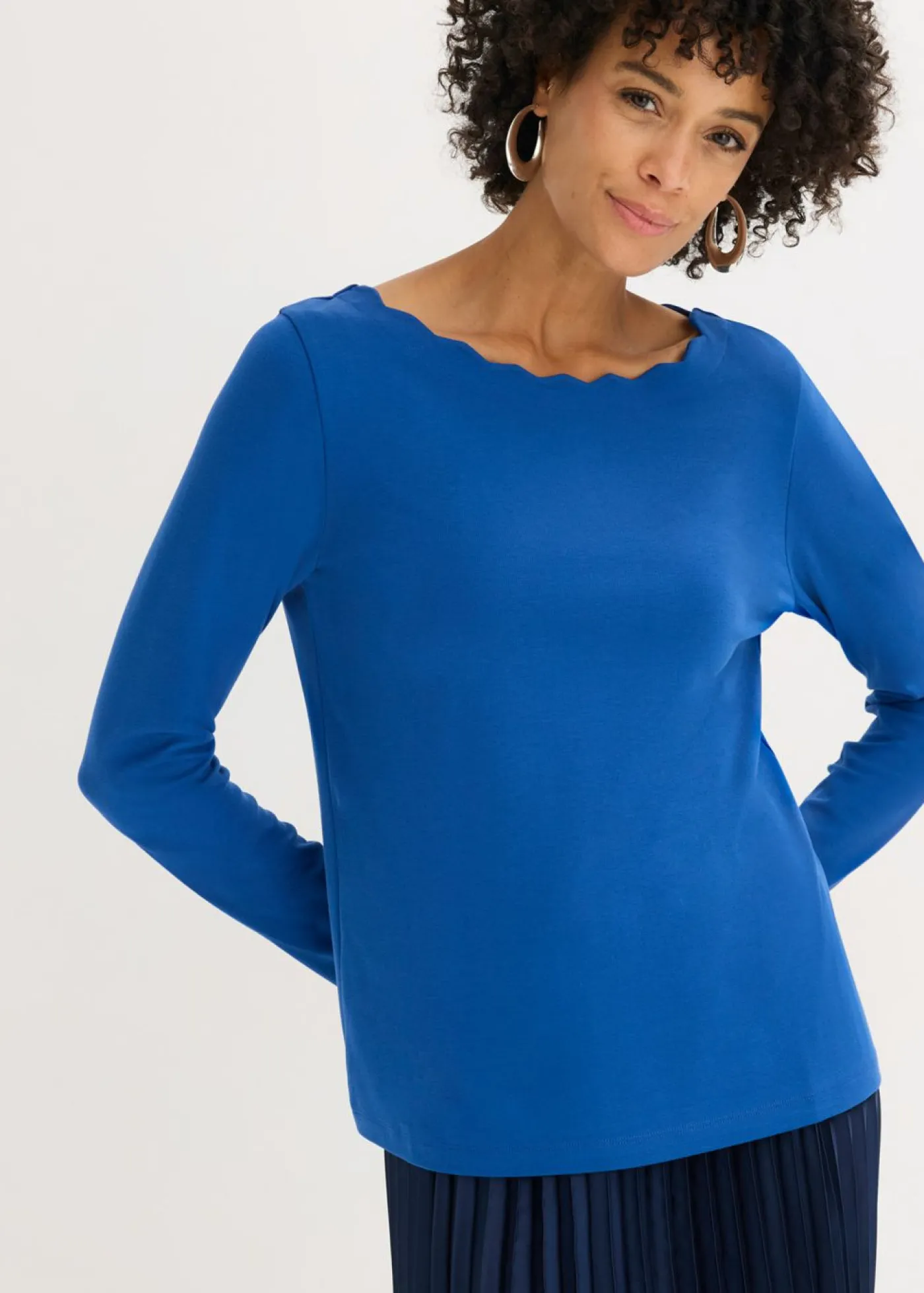 Mujer bonprix bonprix Camiseta con borde ondulado en Punto di Roma