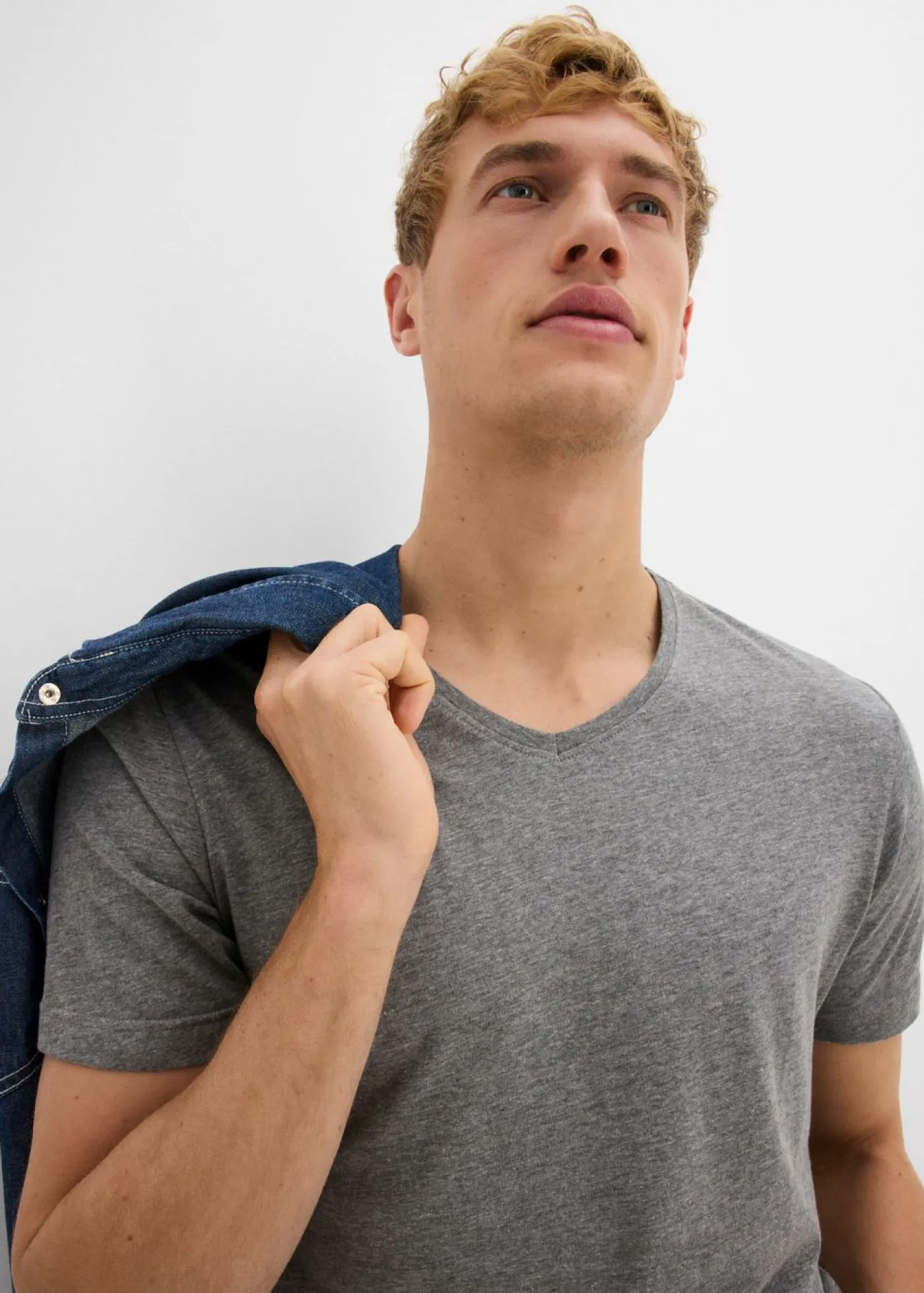 bonprix bonprix Básicos En Rebajas|Camisetas Y Polos>Camiseta con cuello en V (3 unidades) Azul oscuro + azul ahumado + gris jaspeado