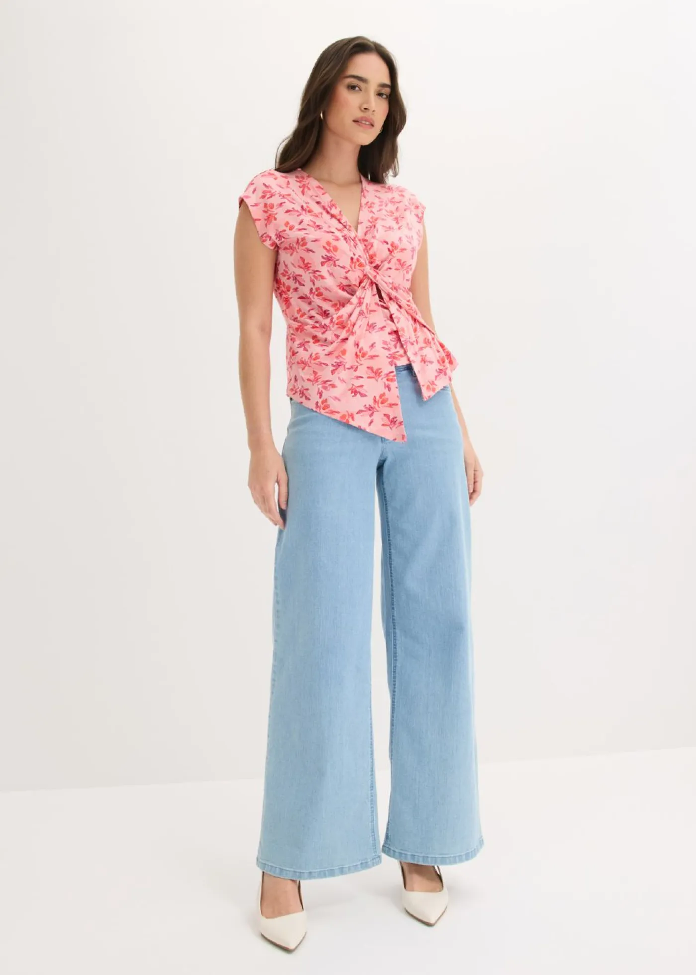 bonprix bonprix Camisetas|Novedades>Camiseta con detalle de nudo rosa pálido con flores