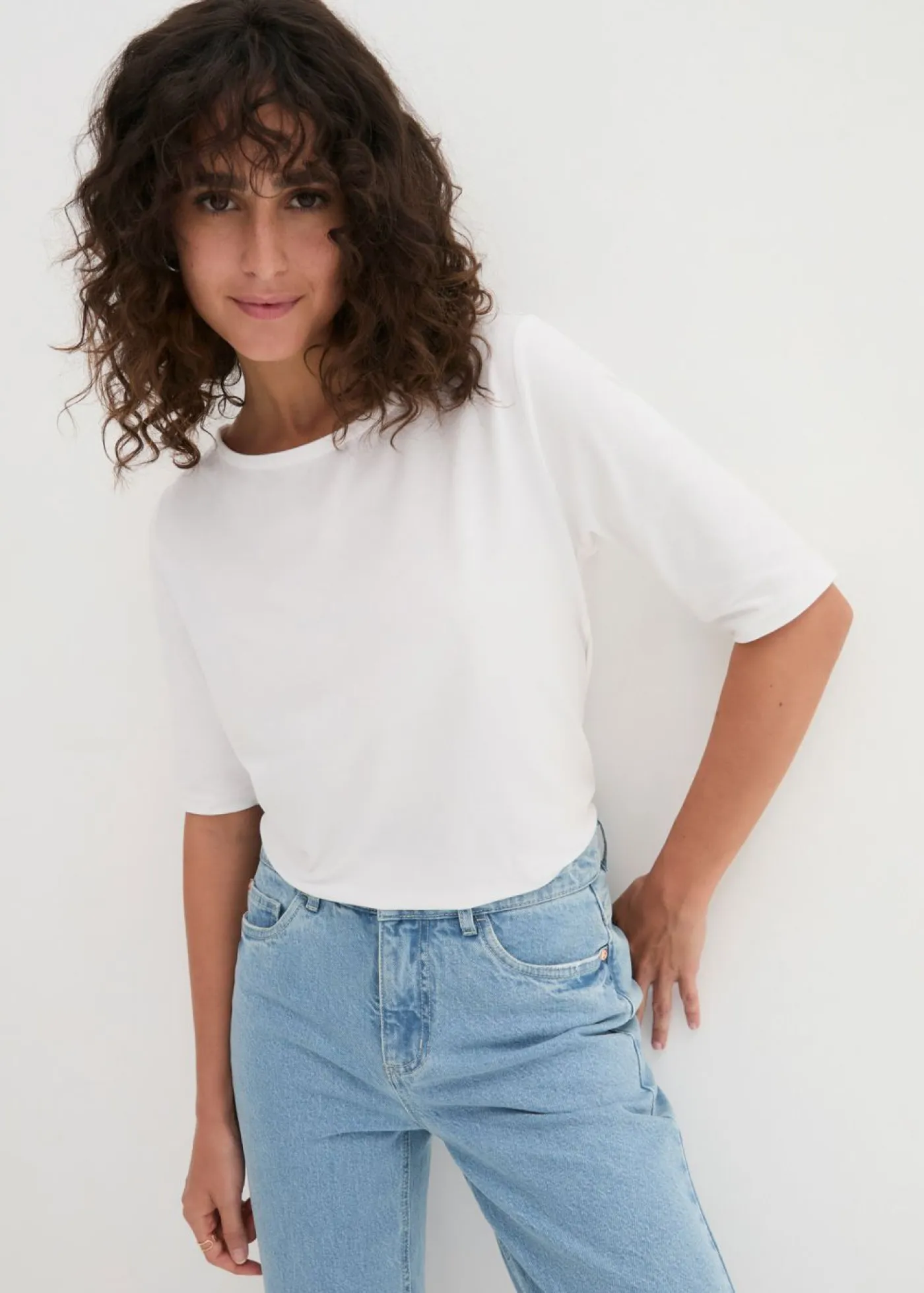 bonprix bonprix Básicos|Camisetas>Camiseta con escote en U y media manga Blanco