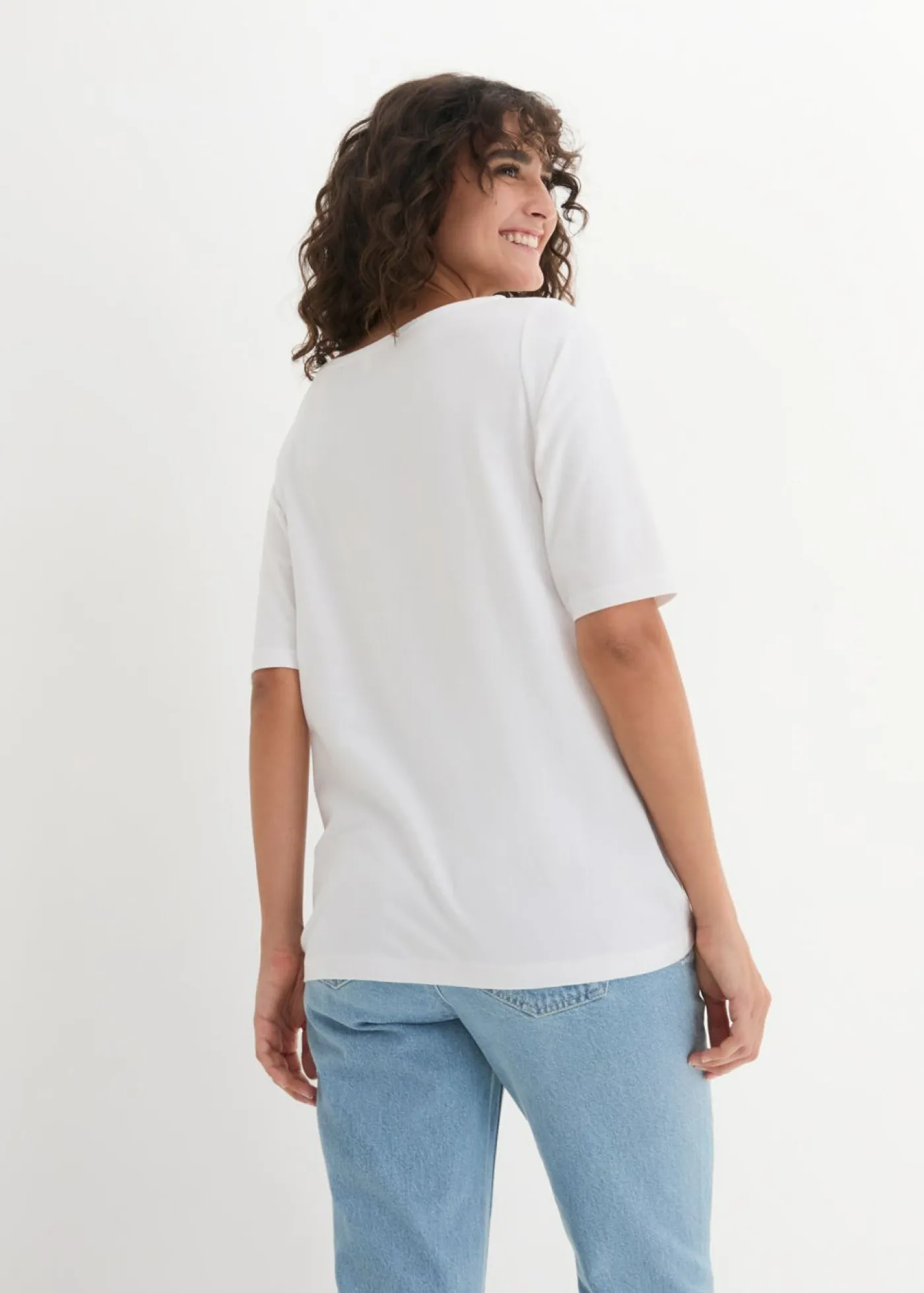bonprix bonprix Básicos|Camisetas>Camiseta con escote en U y media manga Blanco