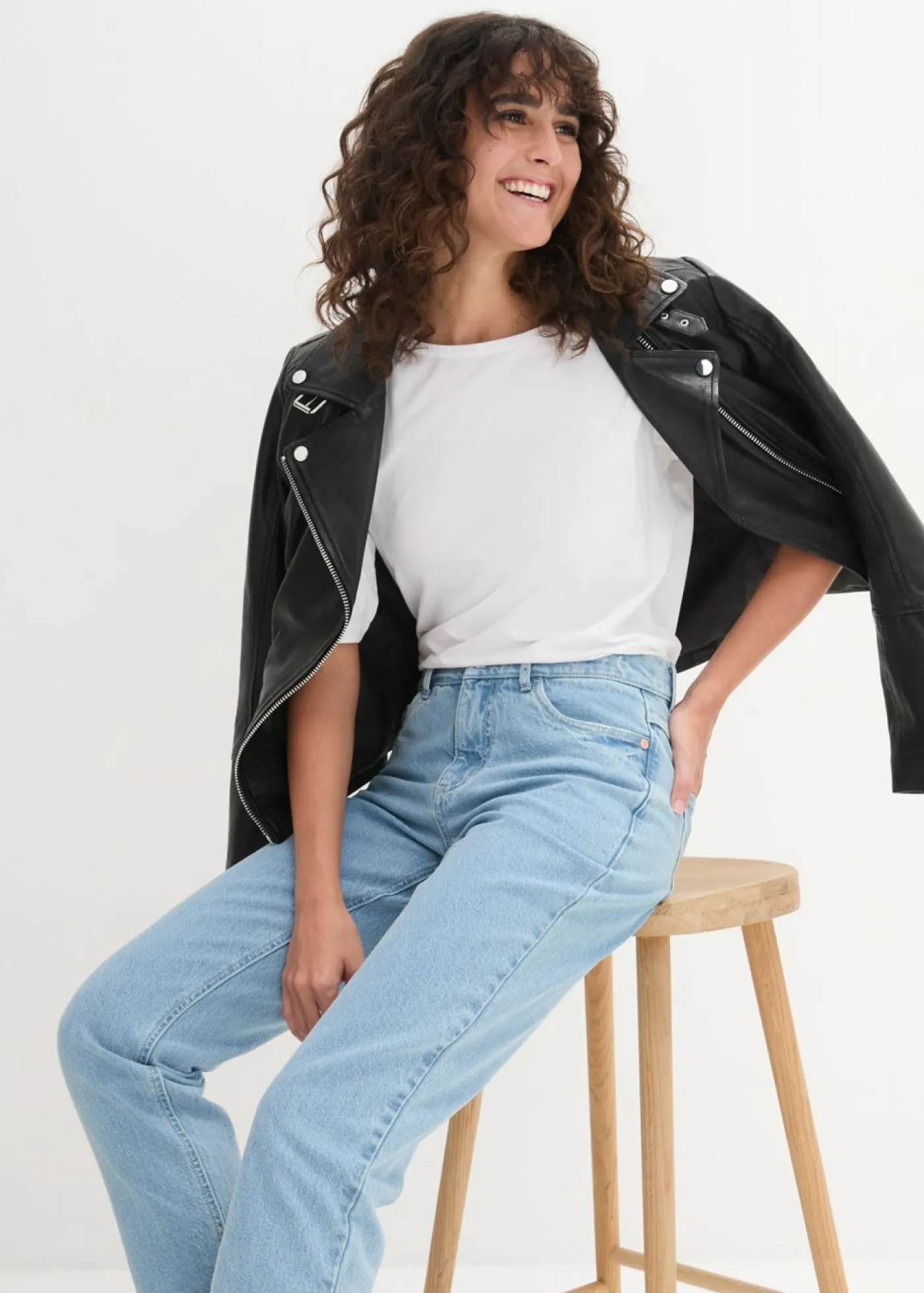 bonprix bonprix Básicos|Camisetas>Camiseta con escote en U y media manga Blanco