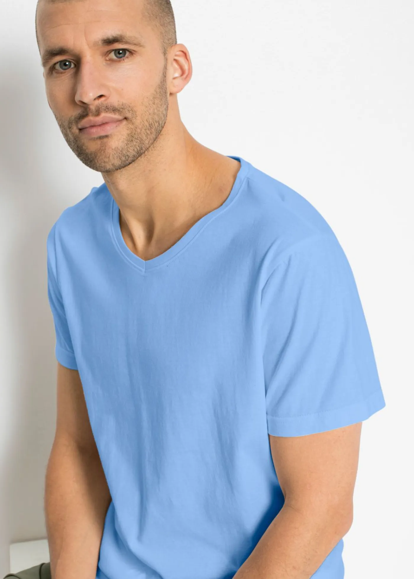Hombre bonprix bonprix Camiseta con escote en V (5 unidades)