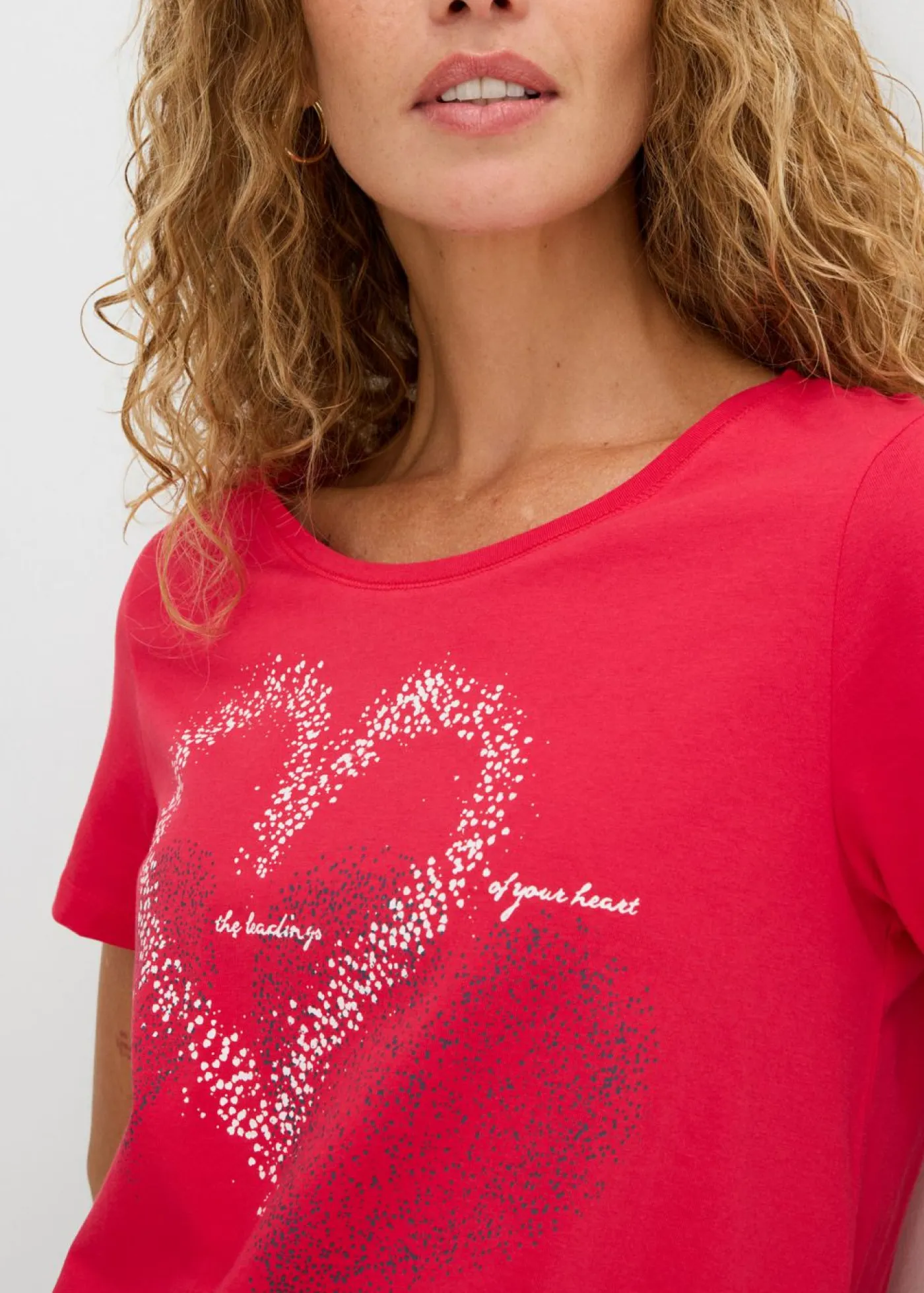 Mujer bonprix bonprix Camiseta con estampado de corazón de algodón orgánico