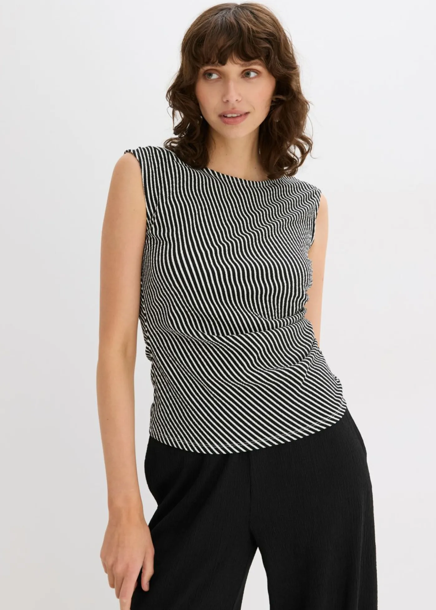 bonprix bonprix Camisetas>Camiseta con fruncido negro-blanco lana con rayas