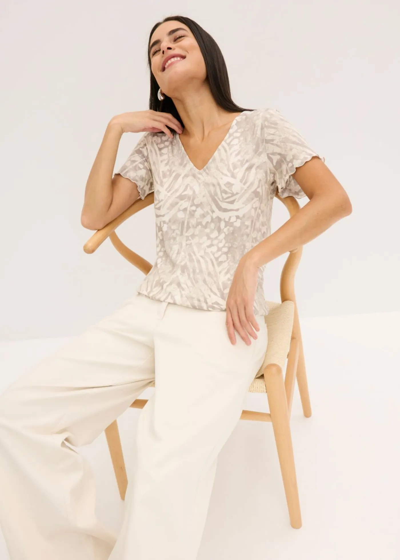 bonprix bonprix Camisetas>Camiseta con goma elástica Gris guijarro con estampado de leopardo