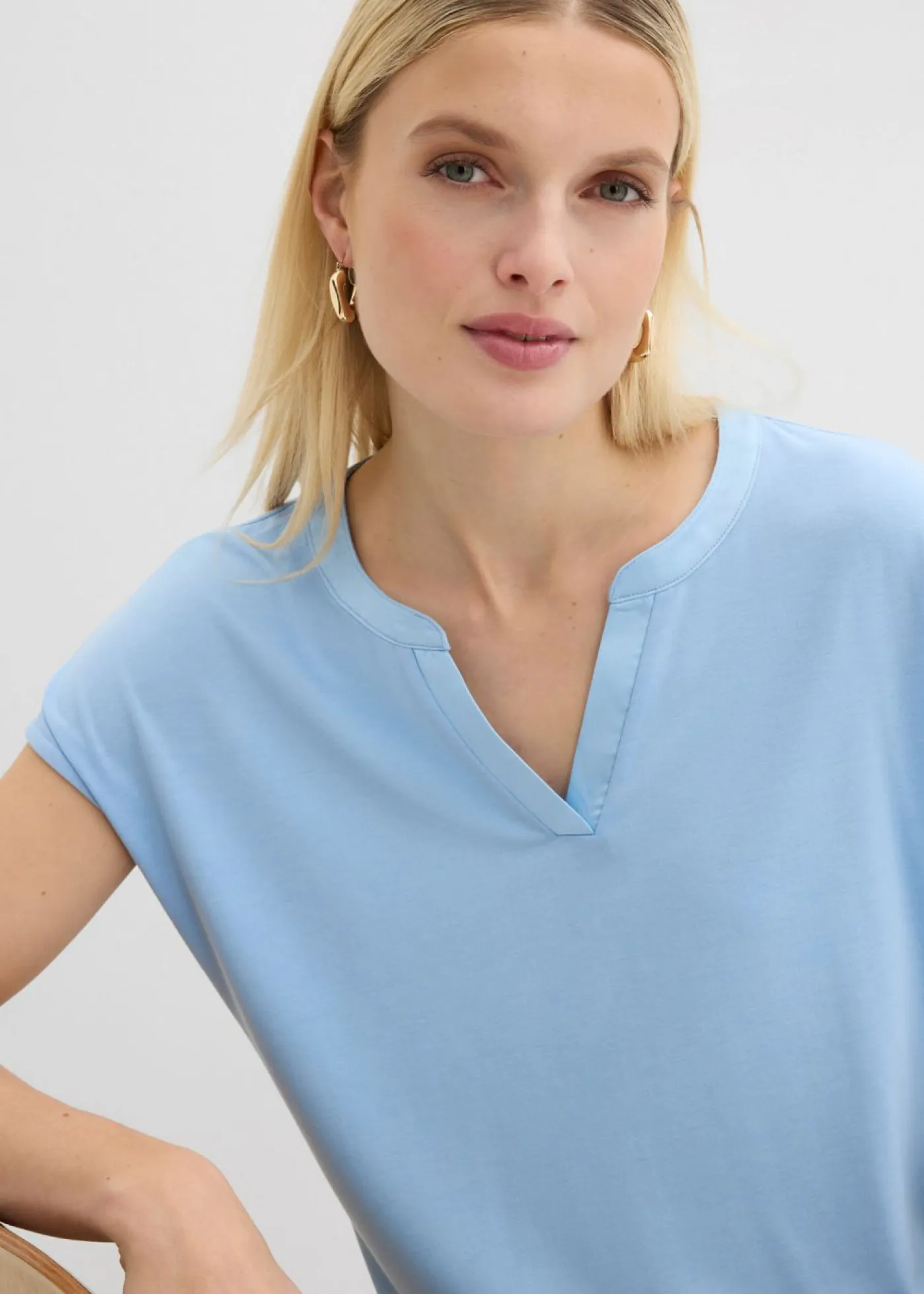 Mujer bonprix bonprix Camiseta con ribete de satén