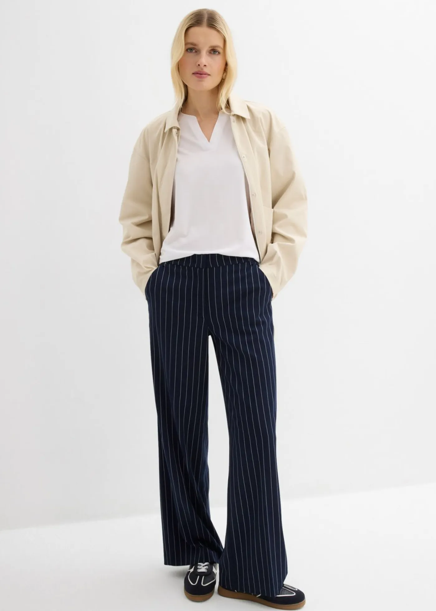 bonprix bonprix Camisetas|Novedades>Camiseta con ribete de satén Blanco