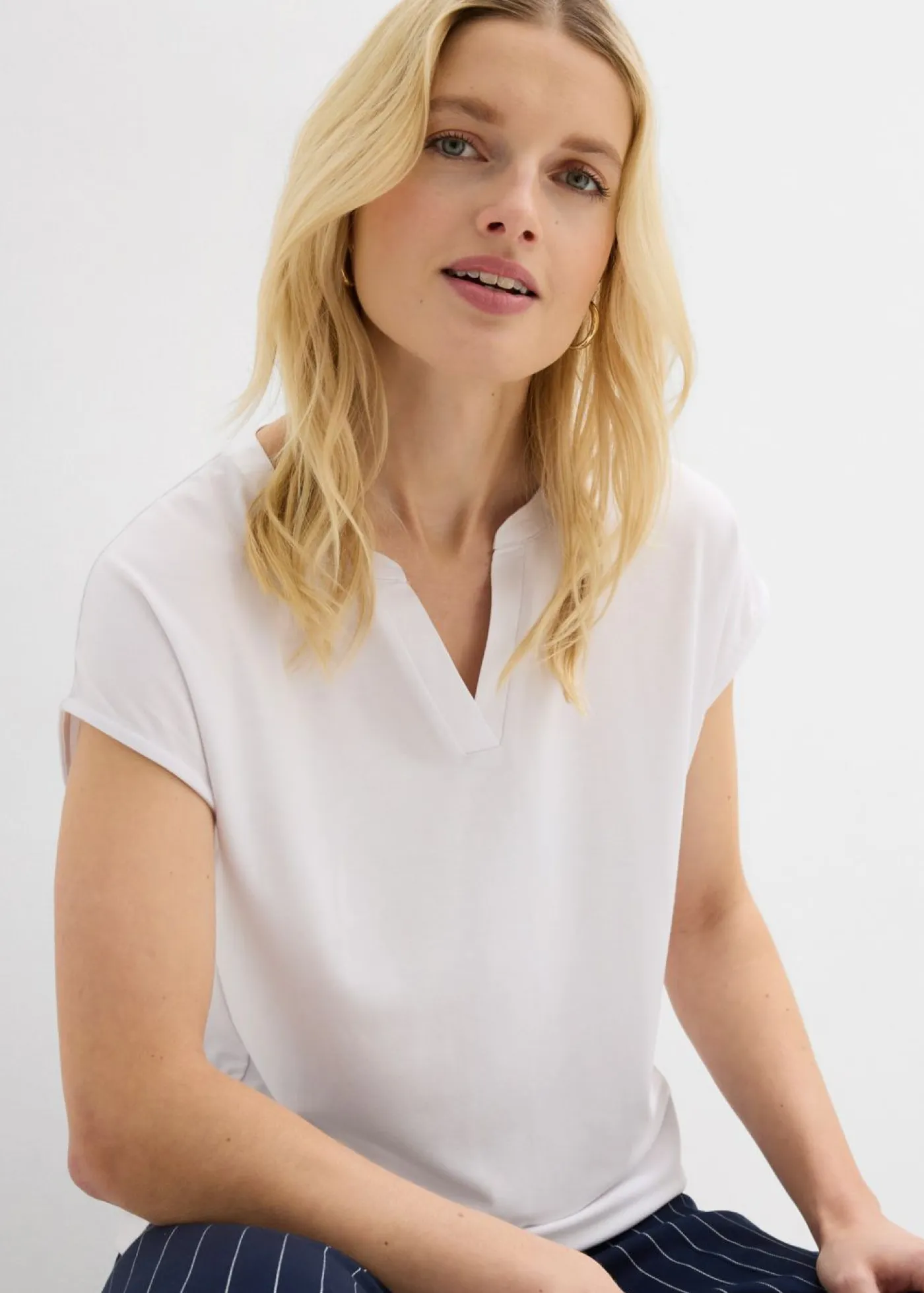 bonprix bonprix Camisetas|Novedades>Camiseta con ribete de satén Blanco