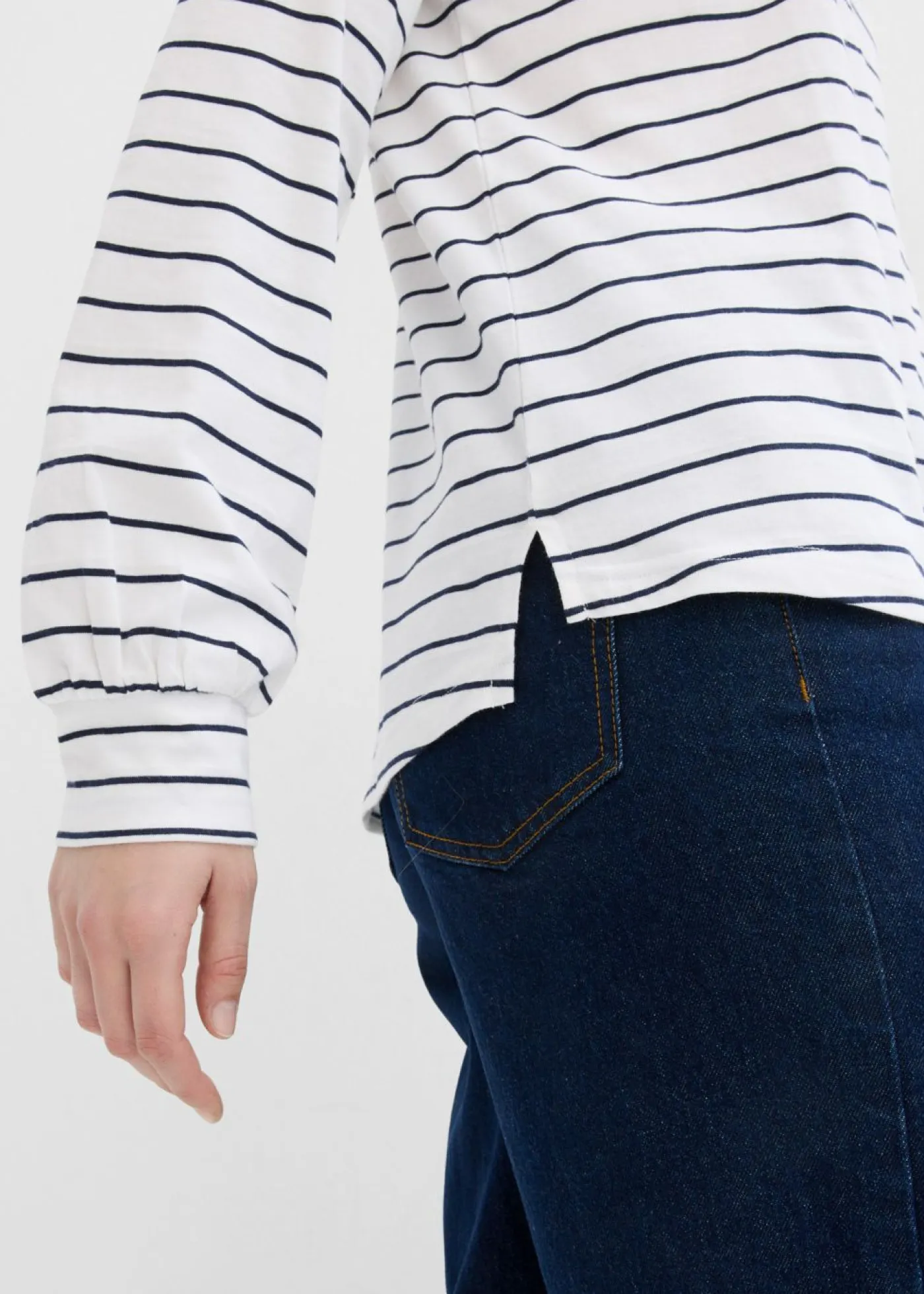 bonprix bonprix Camisetas>Camiseta de algodón orgánico puro con manga larga Blanco-azul marino con rayas