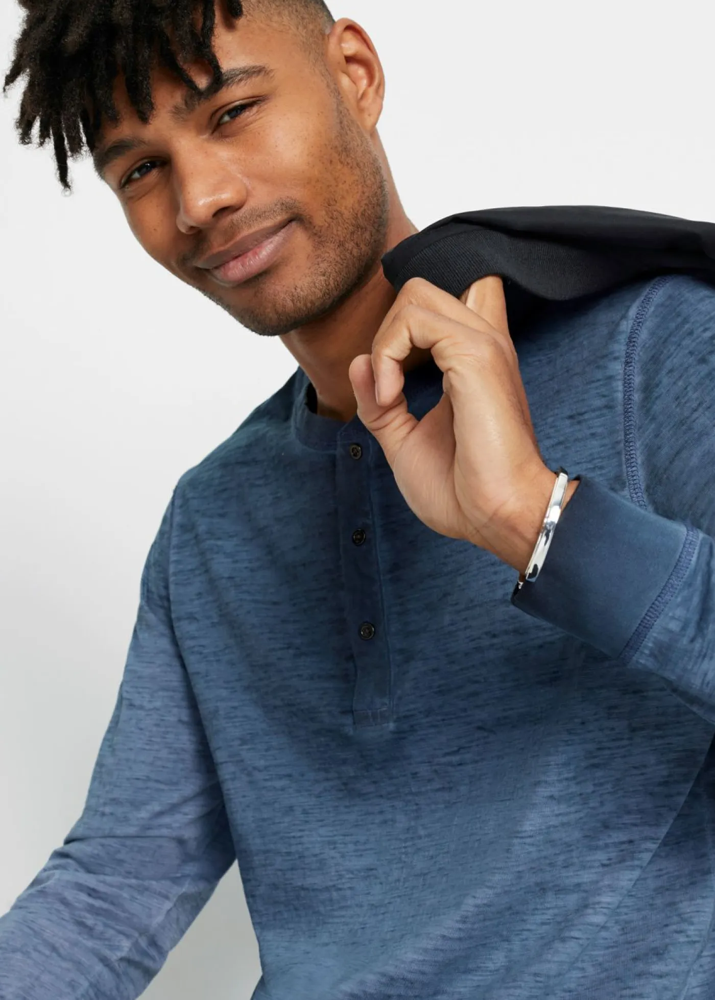 bonprix bonprix Camisetas Y Polos|Novedades>Camiseta de algodón orgánico con manga larga, cuello henley y aspecto desgastado burdeos usado