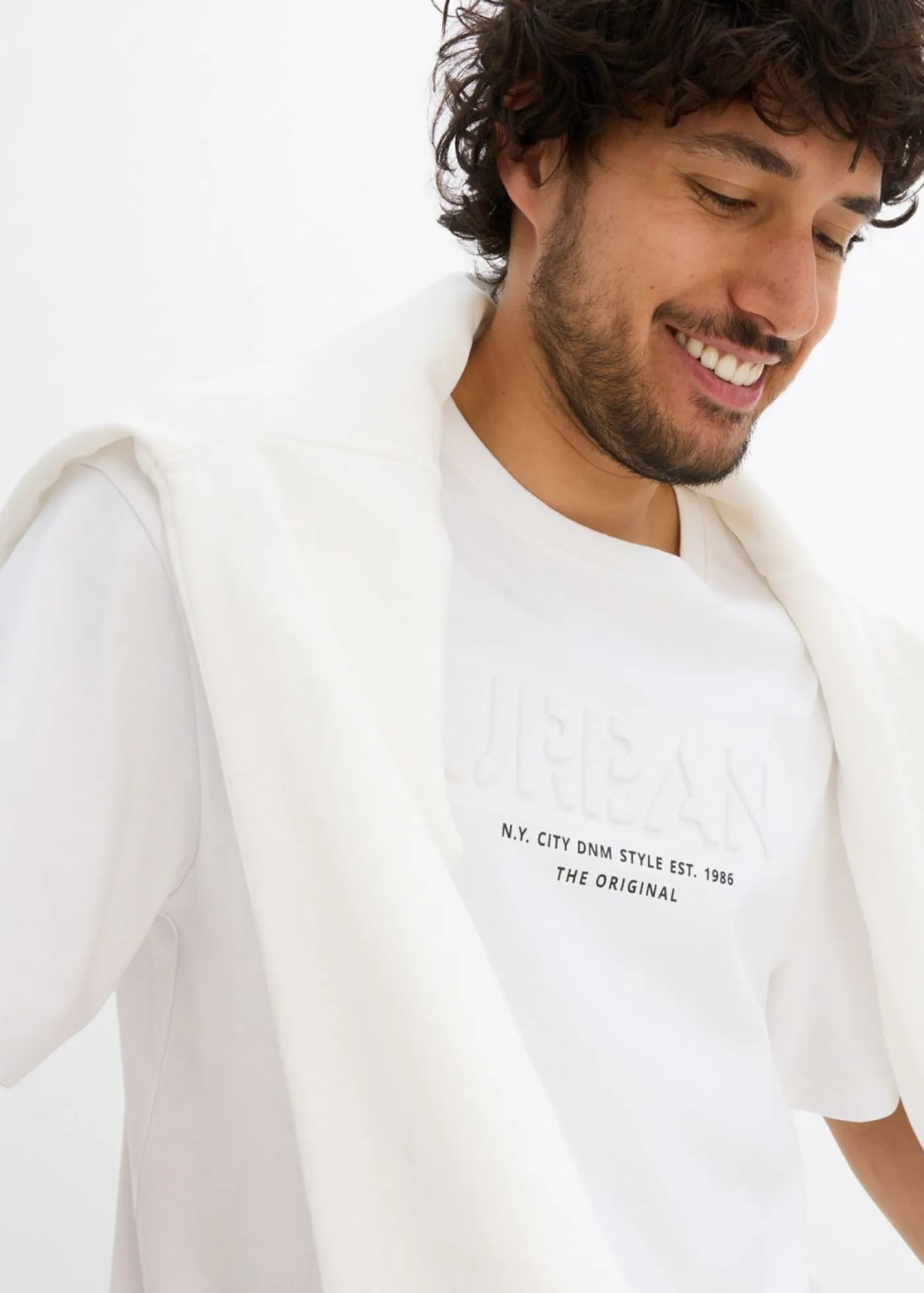 Hombre bonprix bonprix Camiseta de algodón orgánico puro con corte holgado y estampado 3D