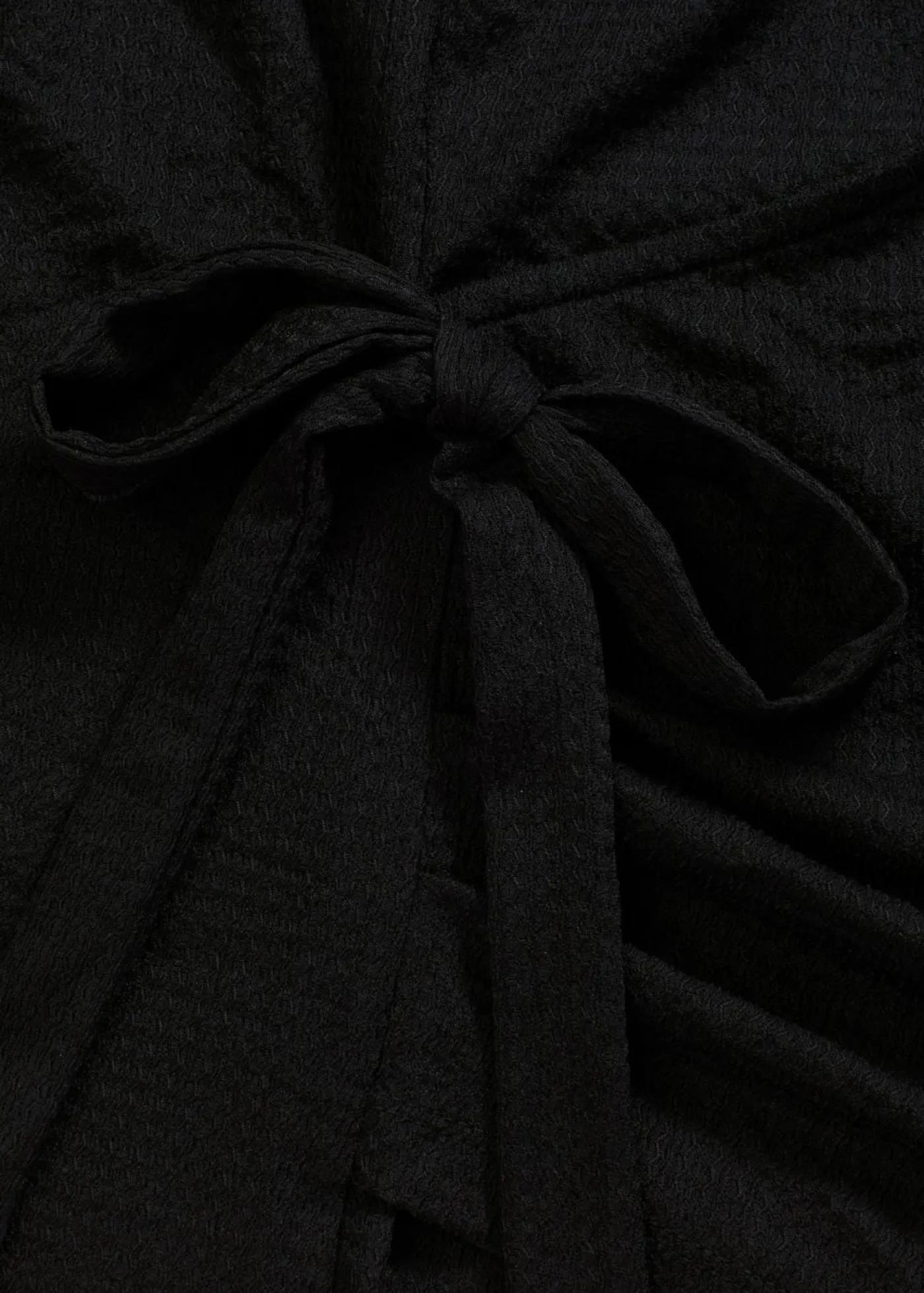 bonprix bonprix Camisetas>Camiseta de crepé de punto con aspecto cruzado Negro