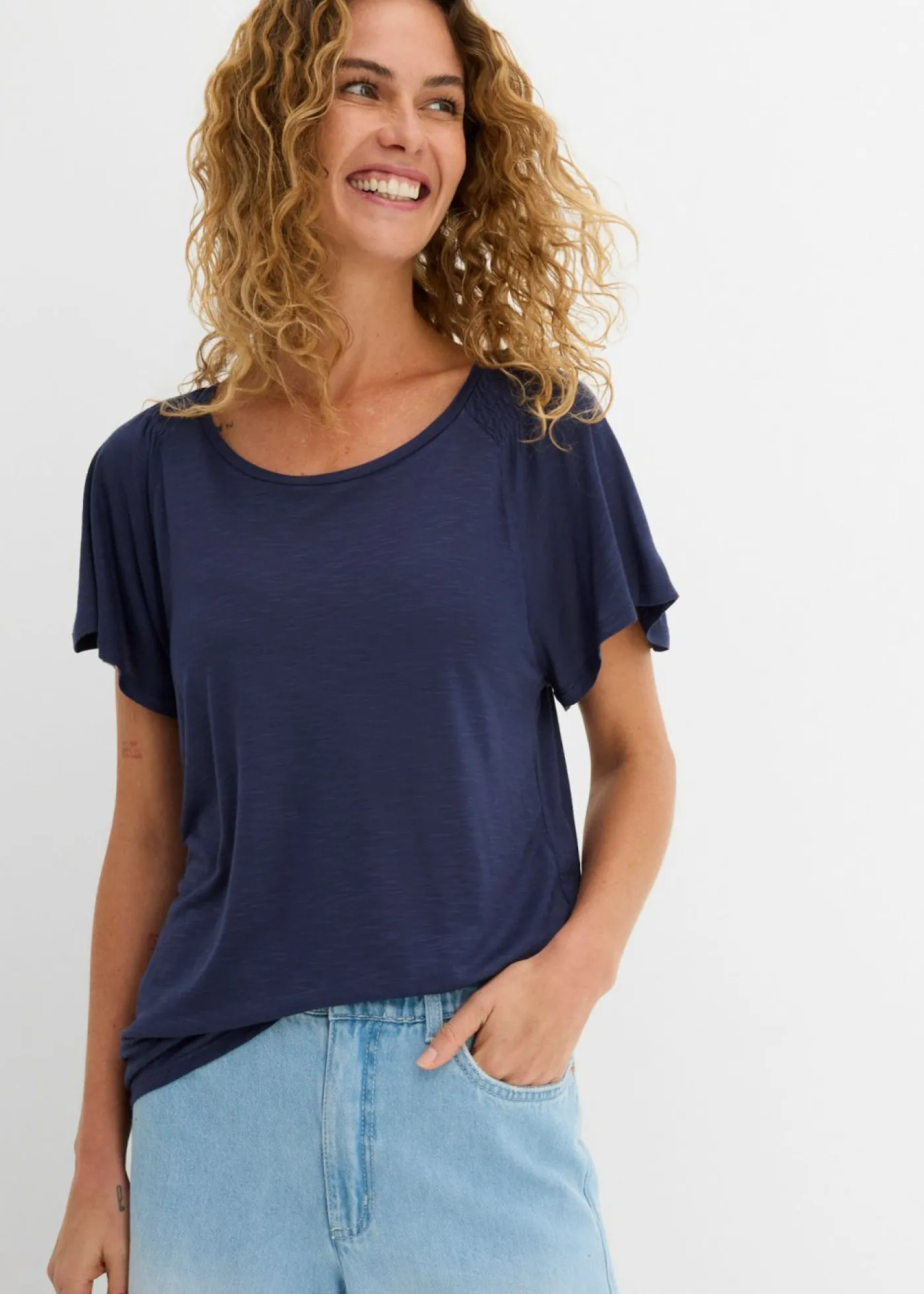 bonprix bonprix Camisetas>Camiseta de hilo flameado con mangas de murciélago Azul oscuro