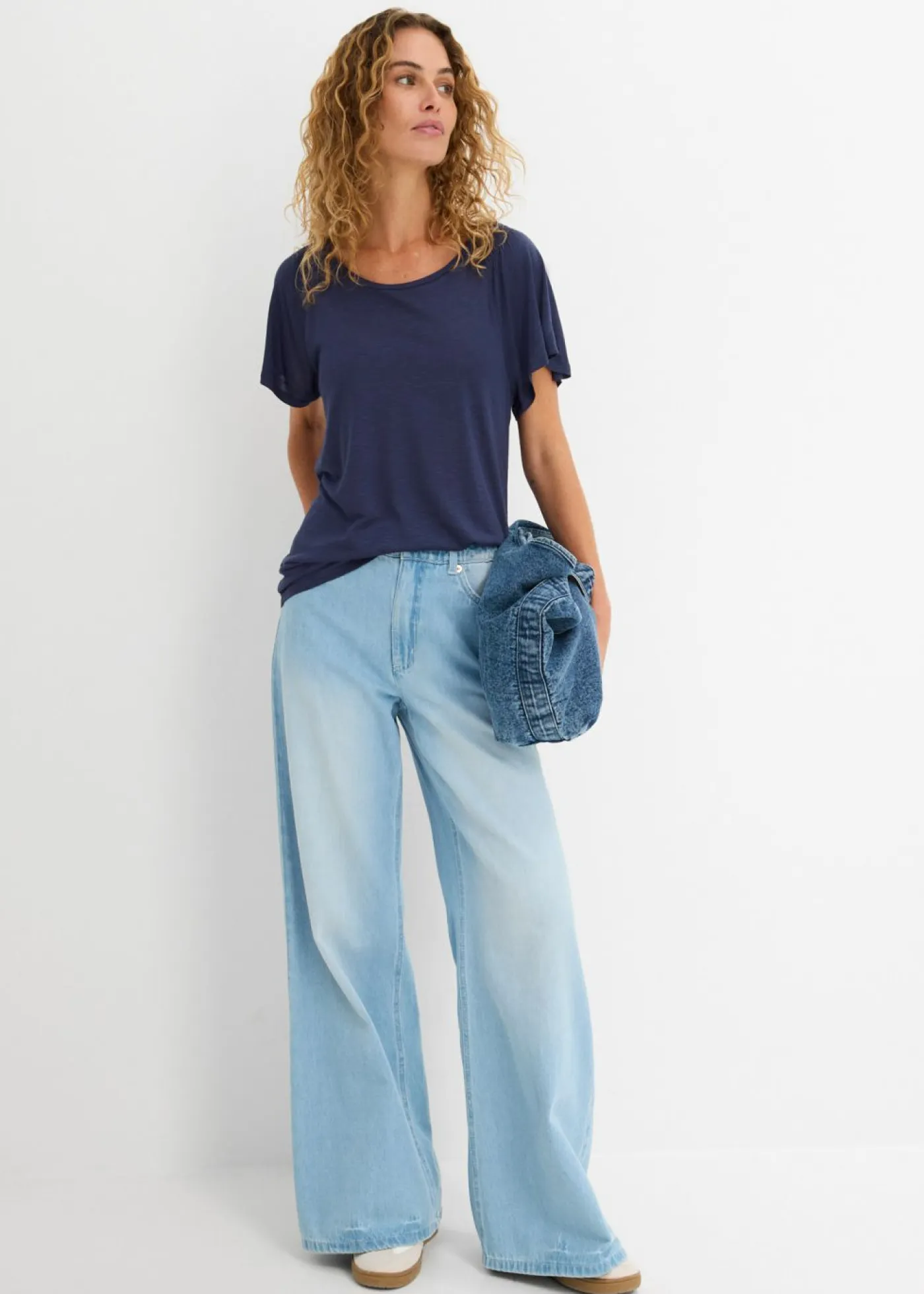 bonprix bonprix Camisetas>Camiseta de hilo flameado con mangas de murciélago Azul oscuro