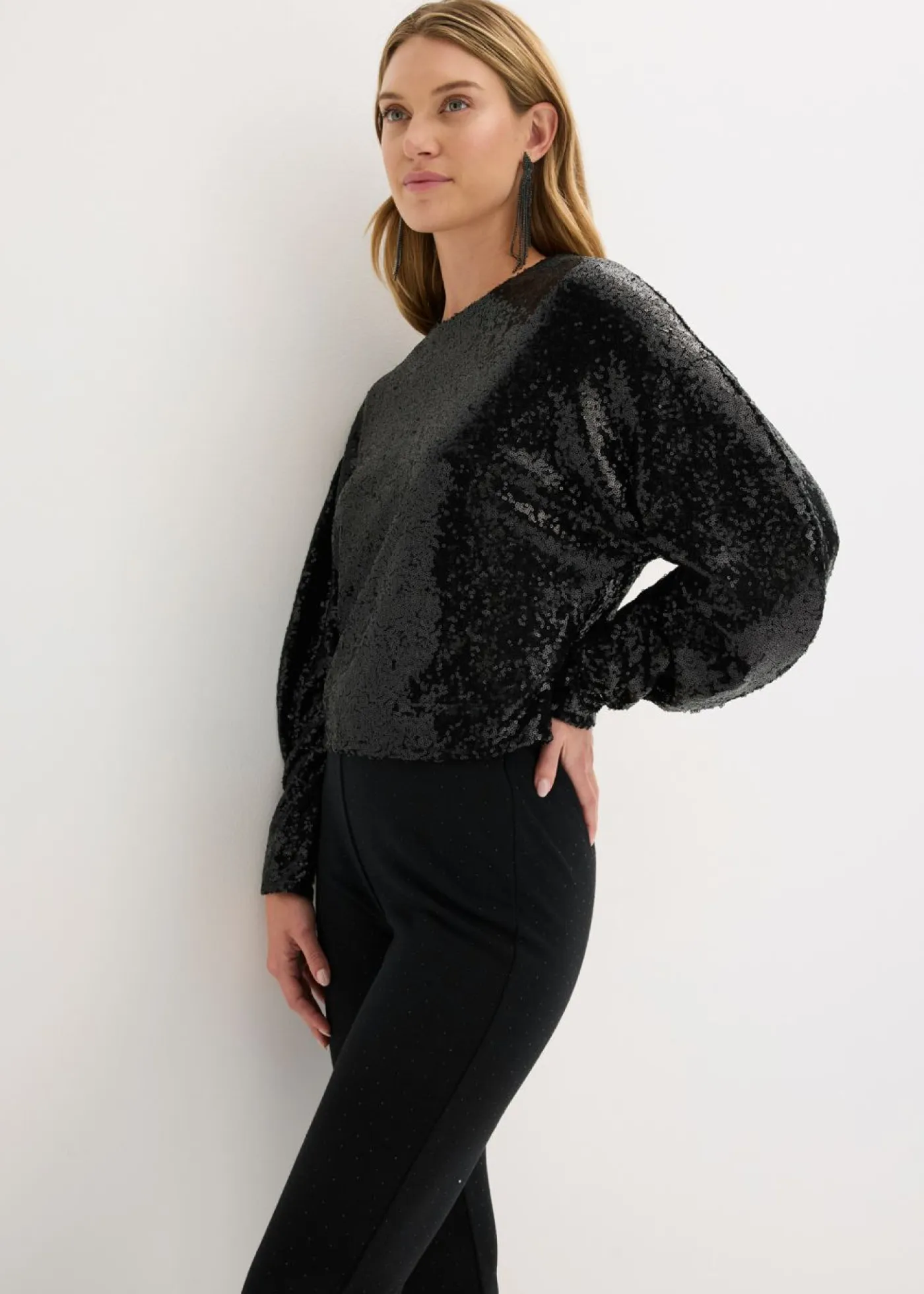 bonprix bonprix Camisetas>Camiseta de manga larga con lentejuelas Negro