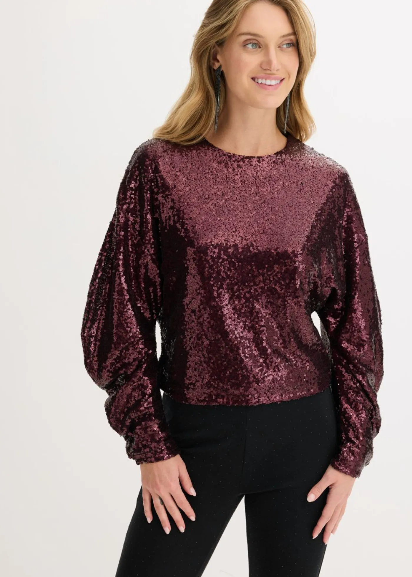 bonprix bonprix Camisetas>Camiseta de manga larga con lentejuelas rojo burdeos