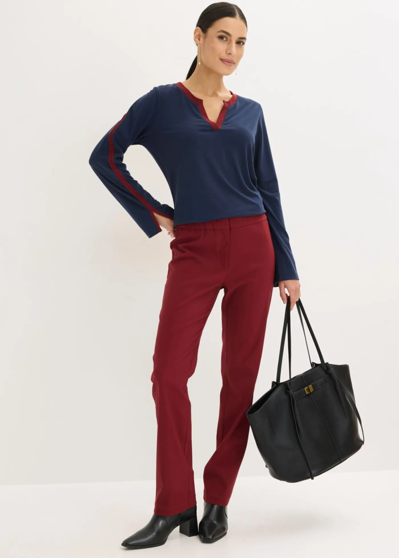 bonprix bonprix Camisetas>Camiseta de manga larga con abertura azul marino/rojo rubí