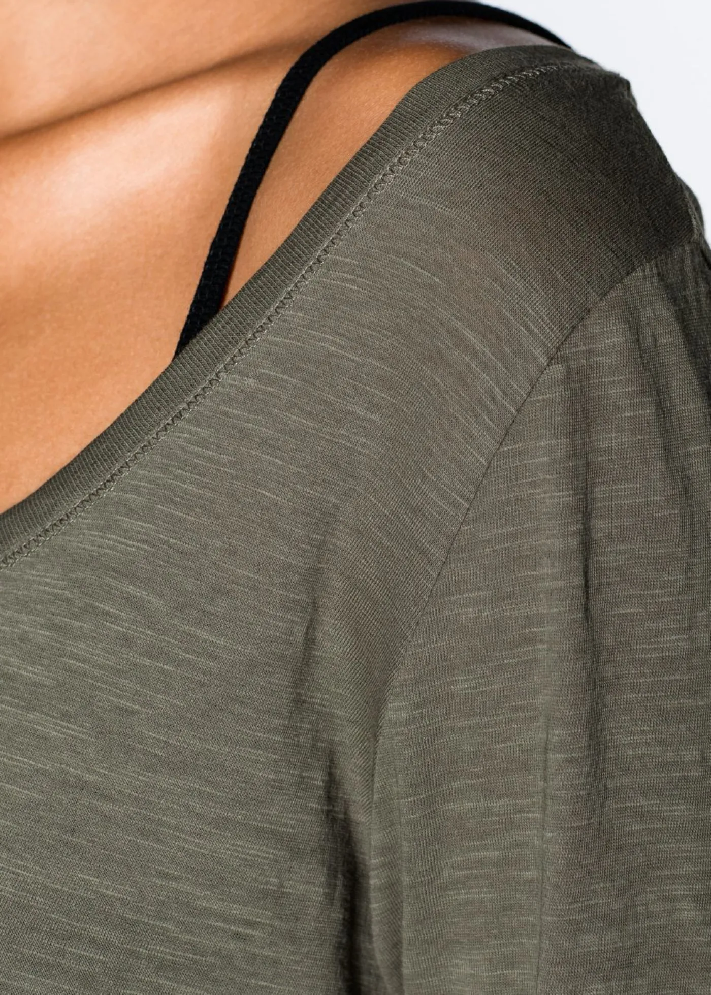 bonprix bonprix Camisetas>Camiseta de manga larga de algodón puro Verde oliva