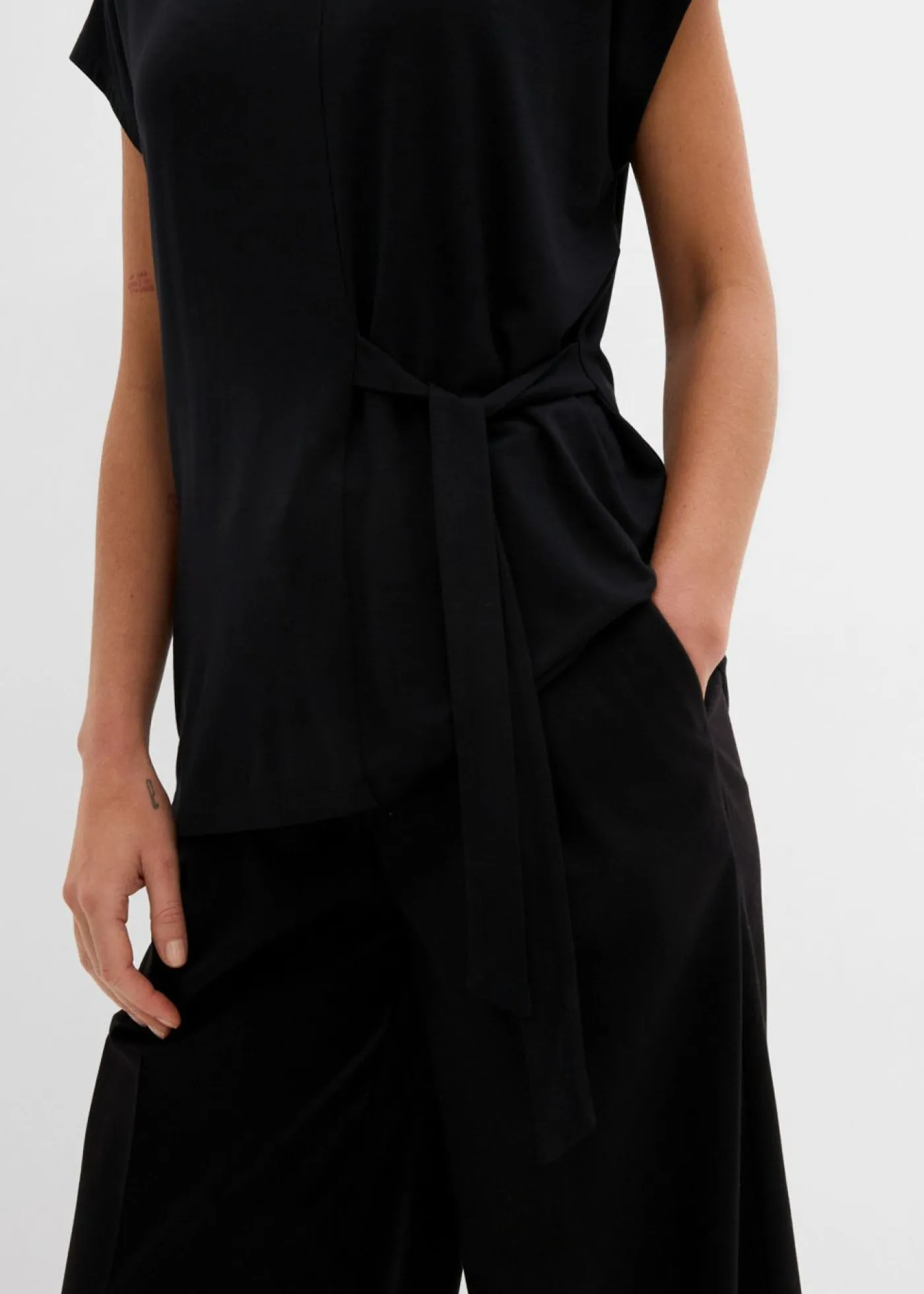 bonprix bonprix Camisetas>Camiseta de suave mezcla de viscosa Negro