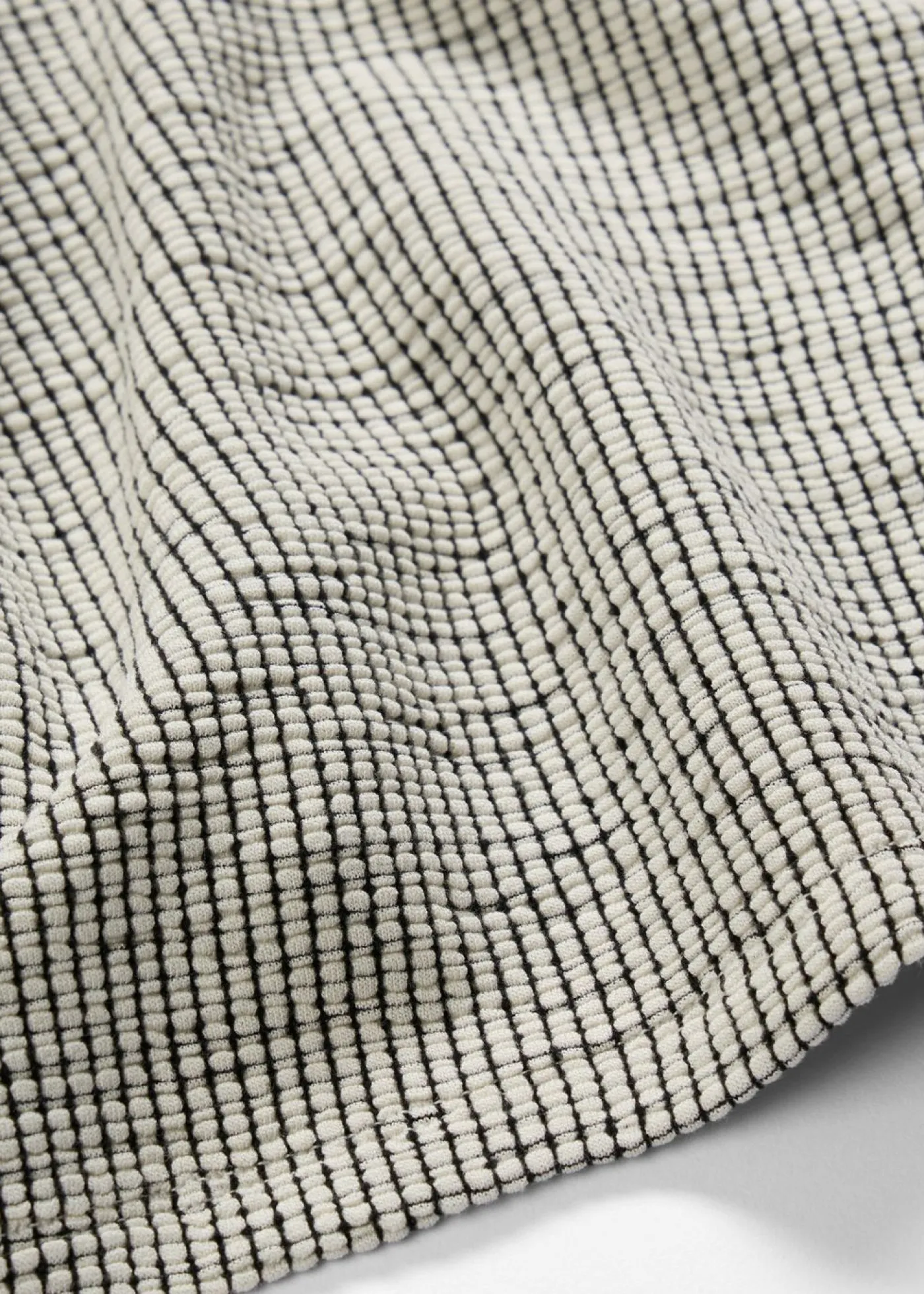 bonprix bonprix Camisetas>Camiseta de suave mezcla de viscosa Blanco lana/negro a cuadros