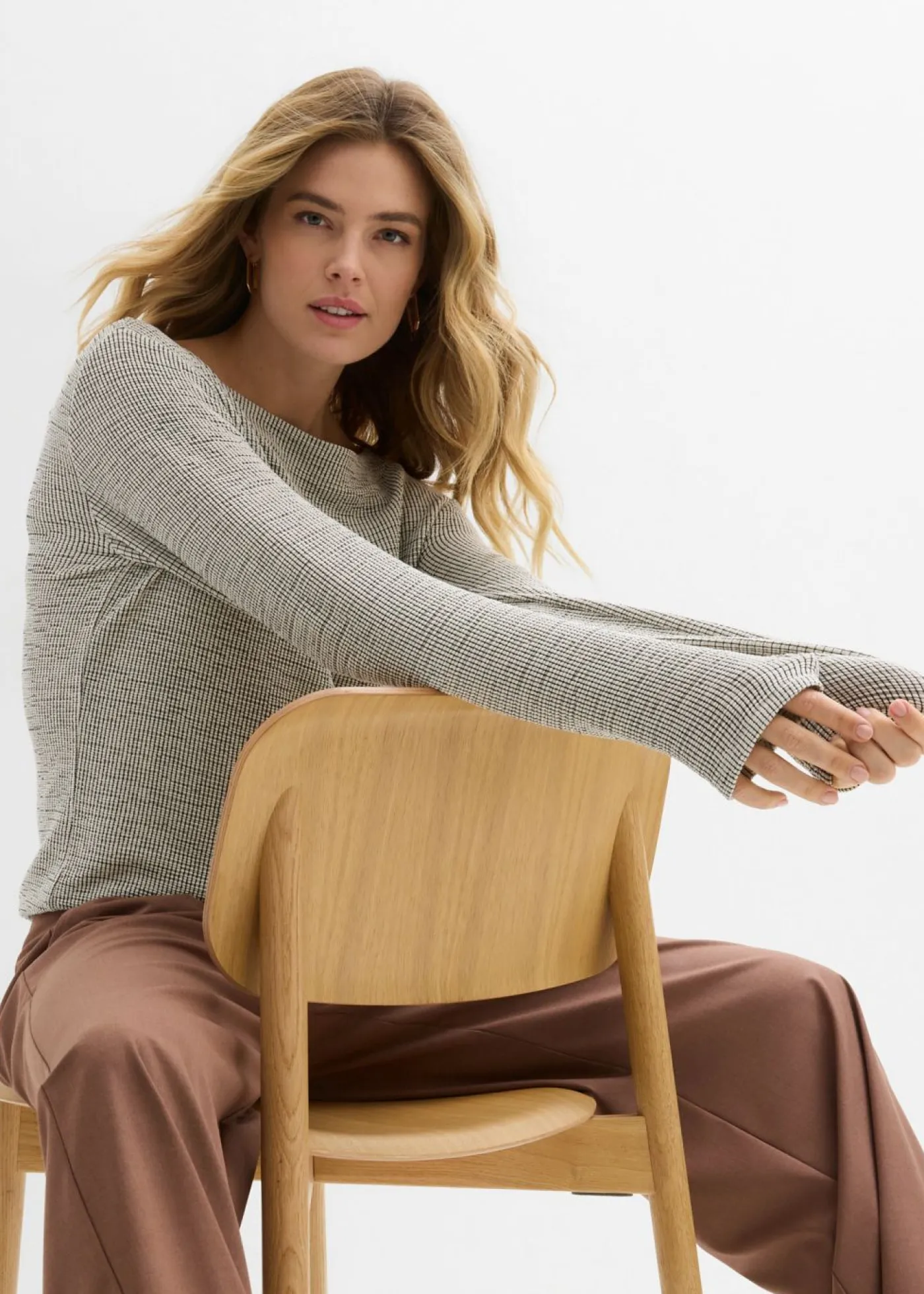 bonprix bonprix Camisetas>Camiseta de suave mezcla de viscosa Blanco lana/negro a cuadros