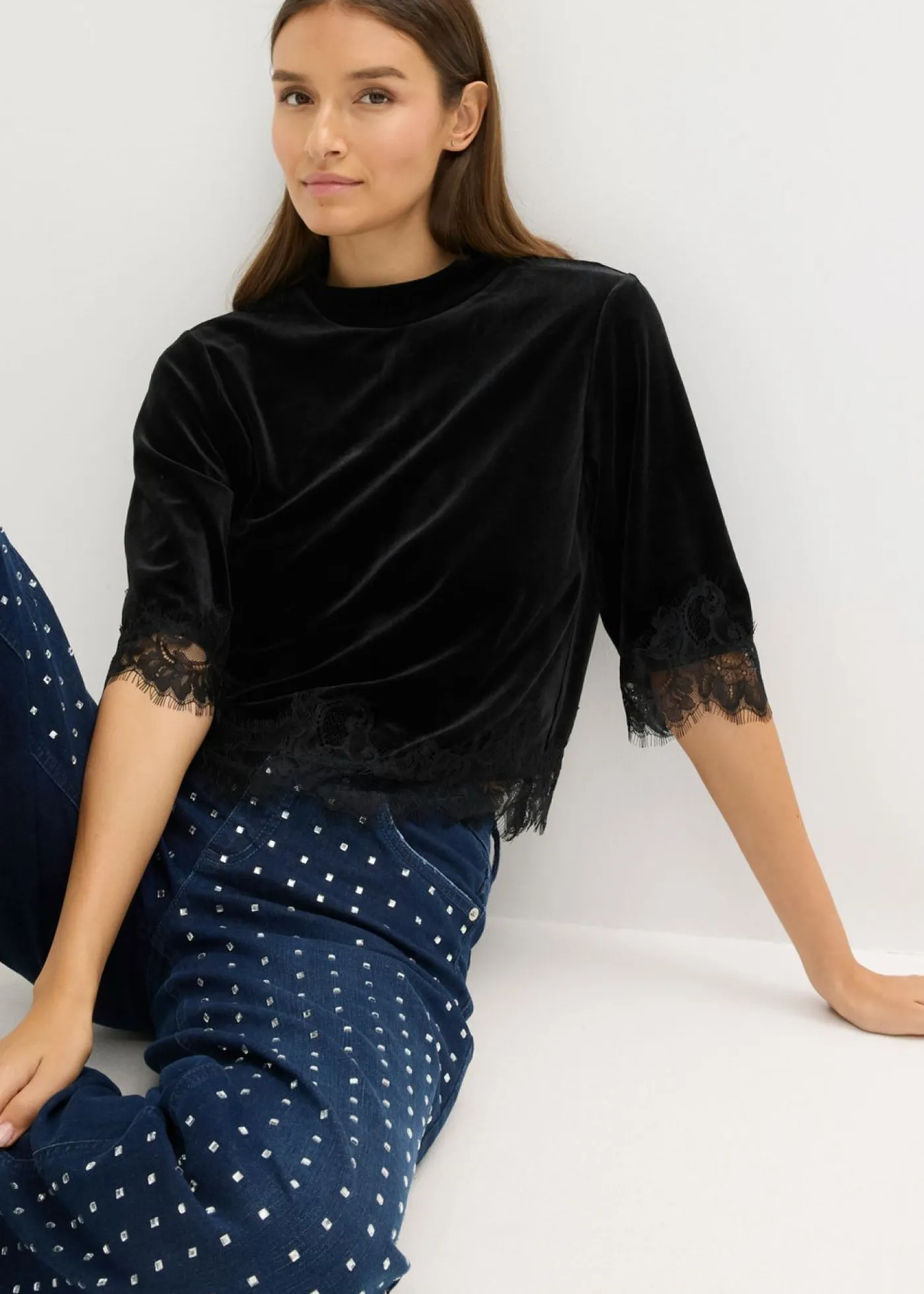 bonprix bonprix Camisetas>Camiseta de terciopelo con encaje Negro