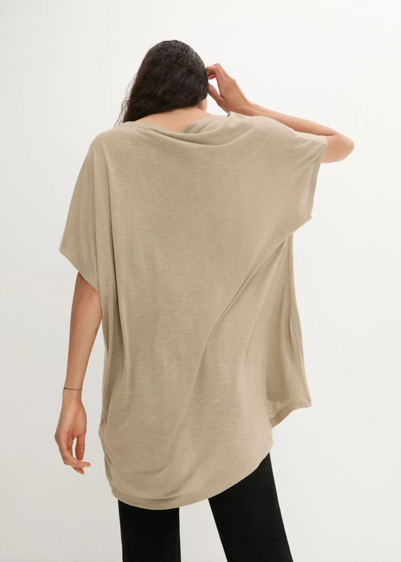 bonprix bonprix Camisetas>Camiseta de viscosa fluida Caqui nuevo