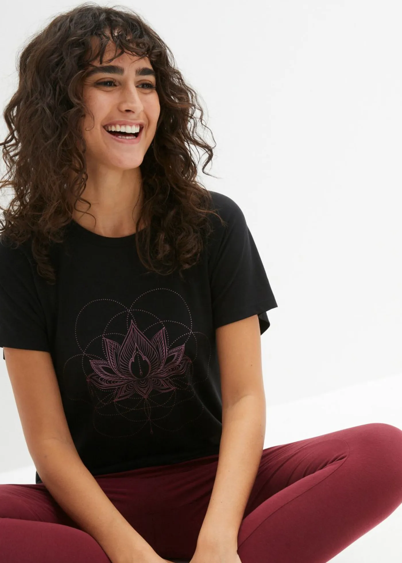 bonprix bonprix Ropa Deportiva|Camisetas>Camiseta deportiva con corte holgado Negro estampado