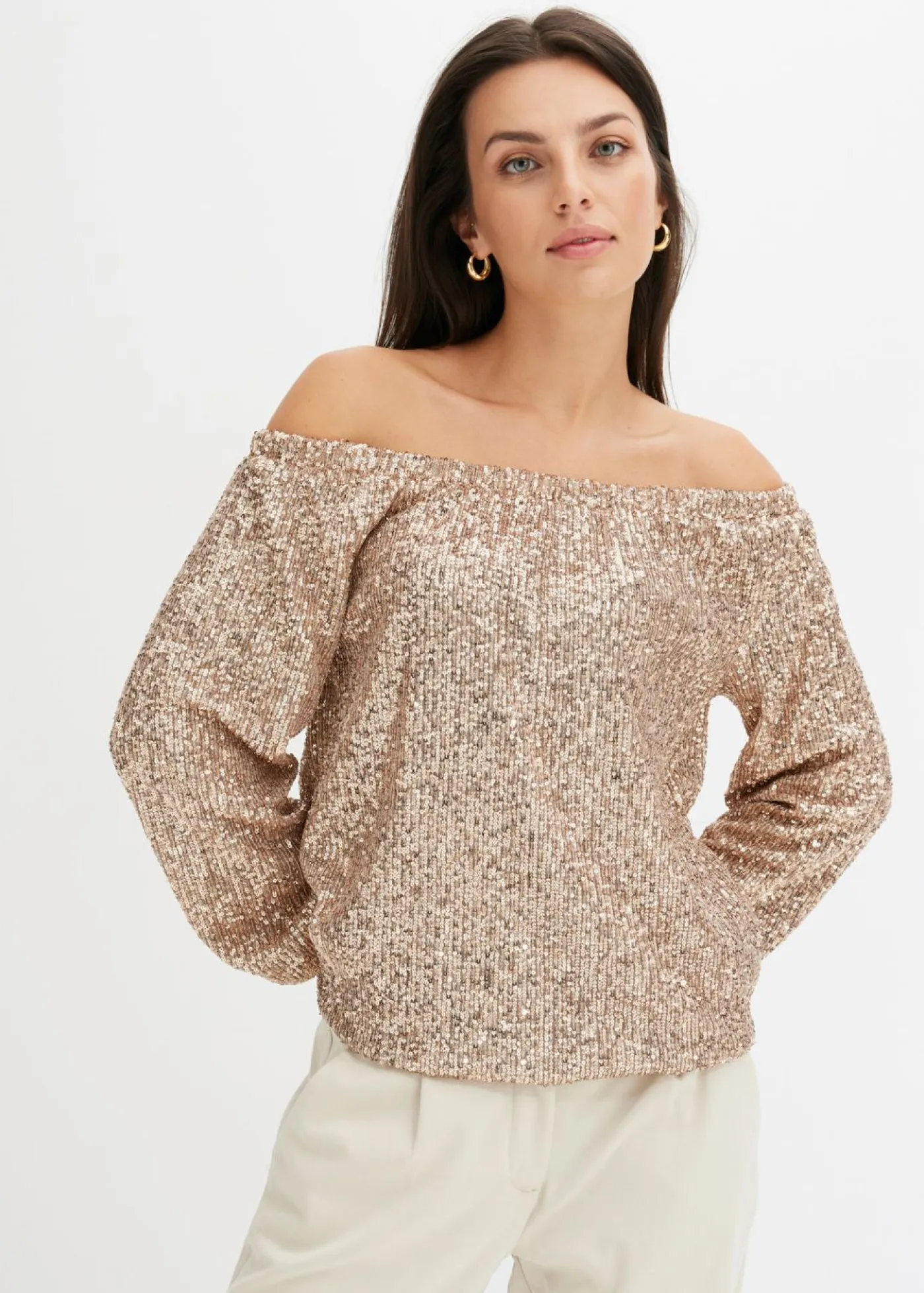 bonprix bonprix Camisetas>Camiseta holgada con escote bañera y lentejuelas Piedra/plata